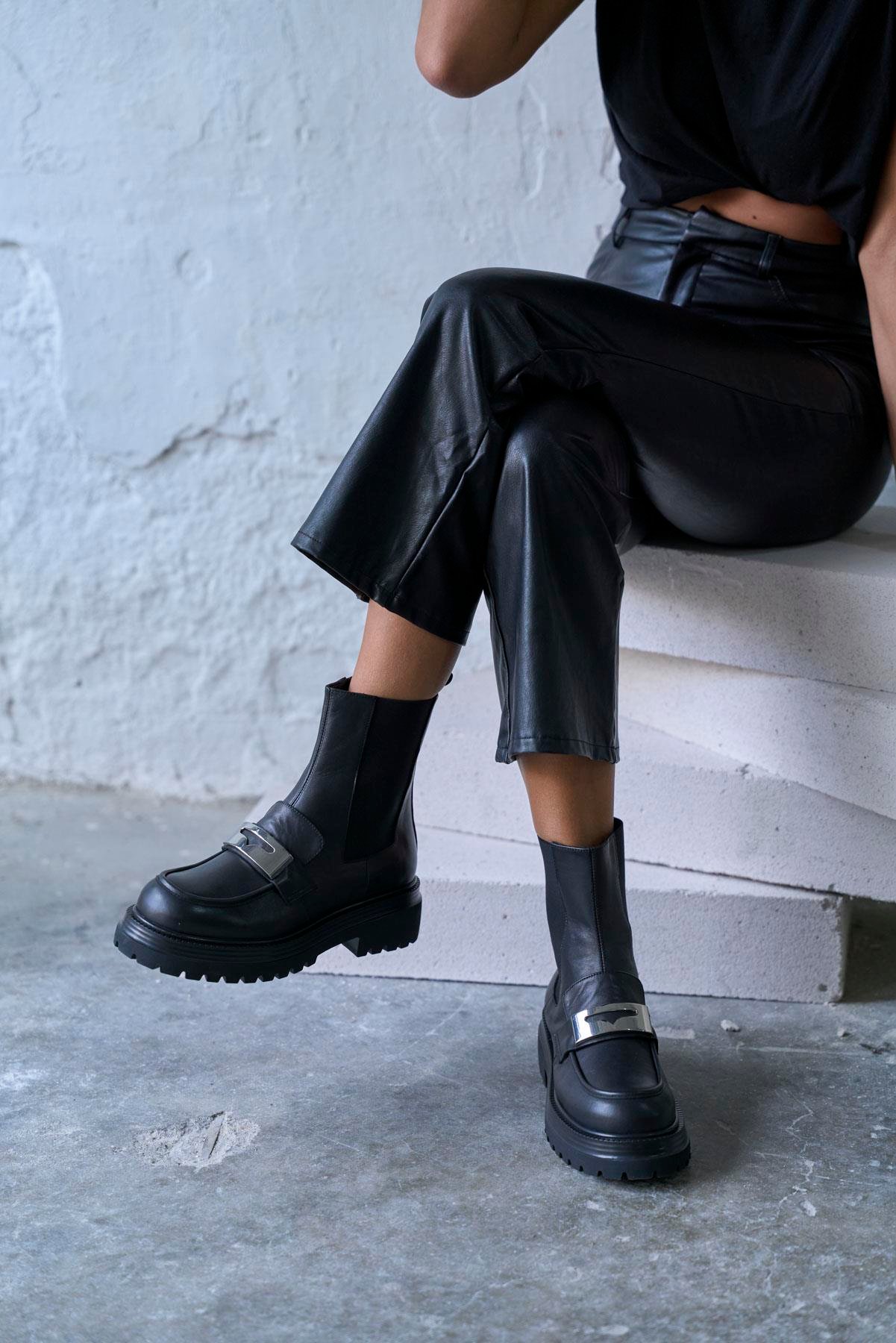 SOLEA SİYAH DERİ BOT