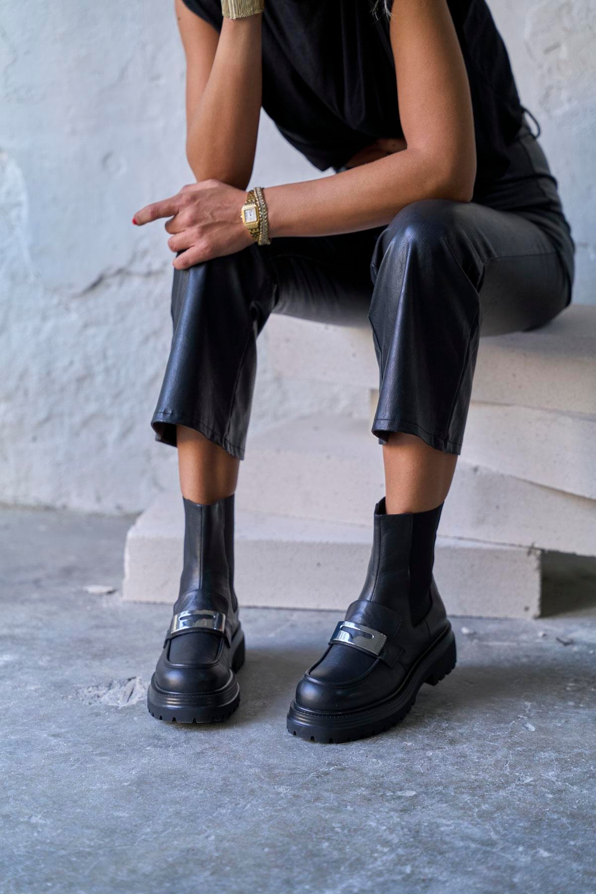 SOLEA SİYAH DERİ BOT