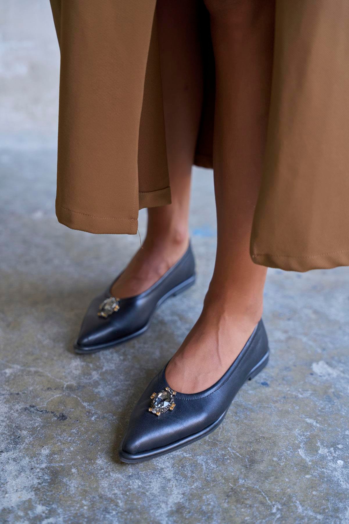 TELLES SİYAH DERİ BABET