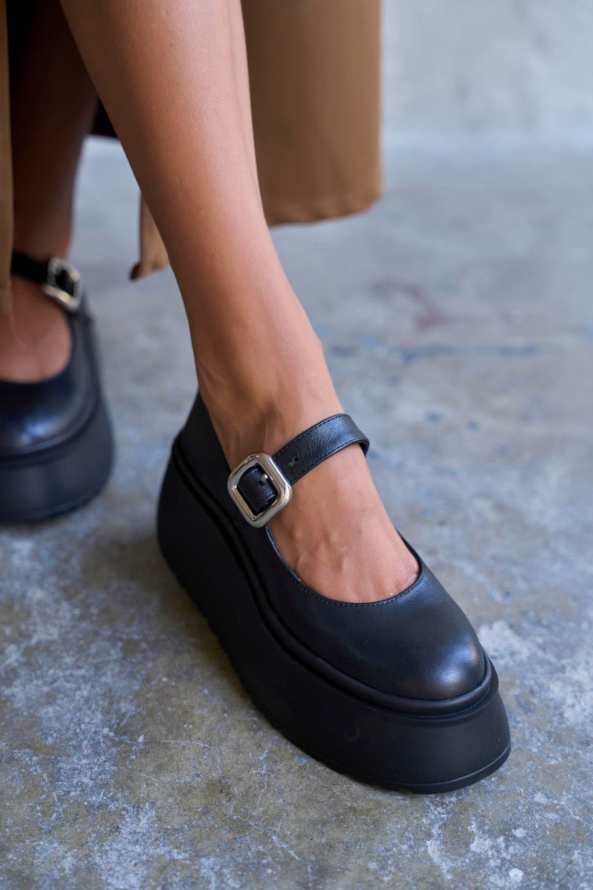 TONA SİYAH DERİ MAKOSEN