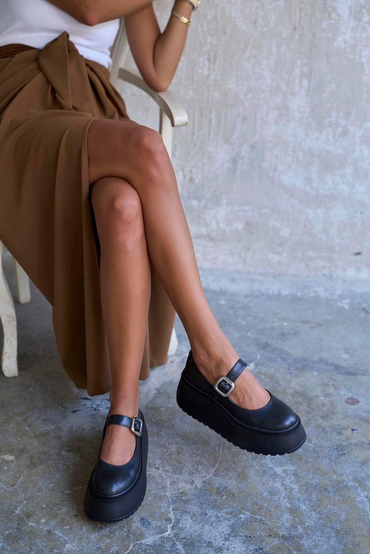 TONA SİYAH DERİ MAKOSEN