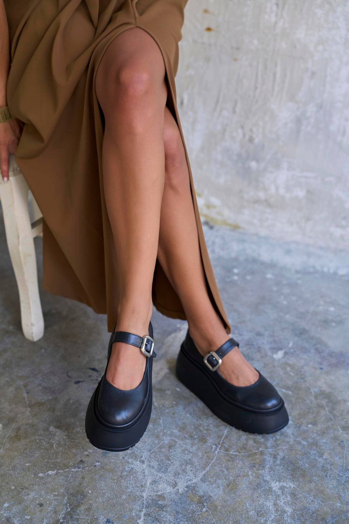 TONA SİYAH DERİ MAKOSEN