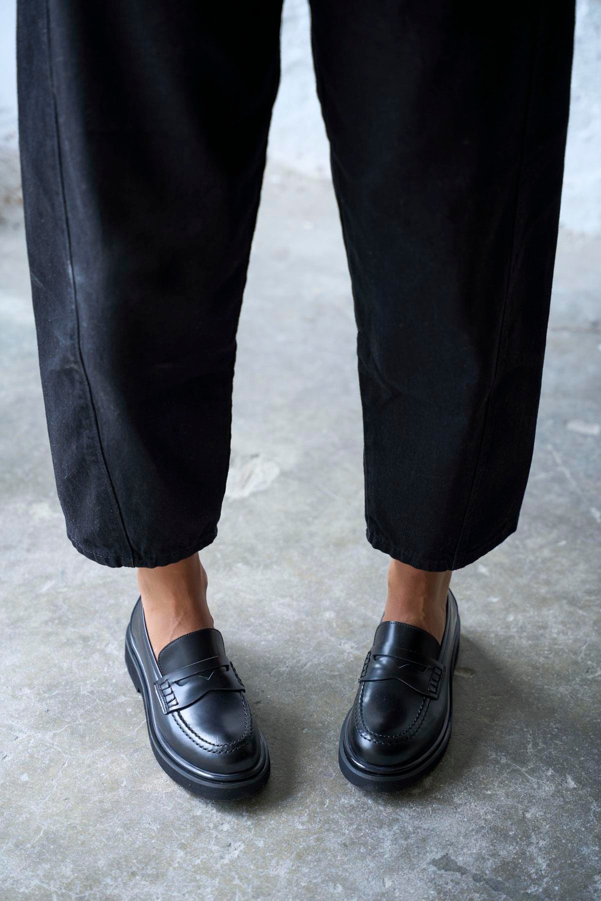 TORDERA SİYAH DERİ MAKOSEN