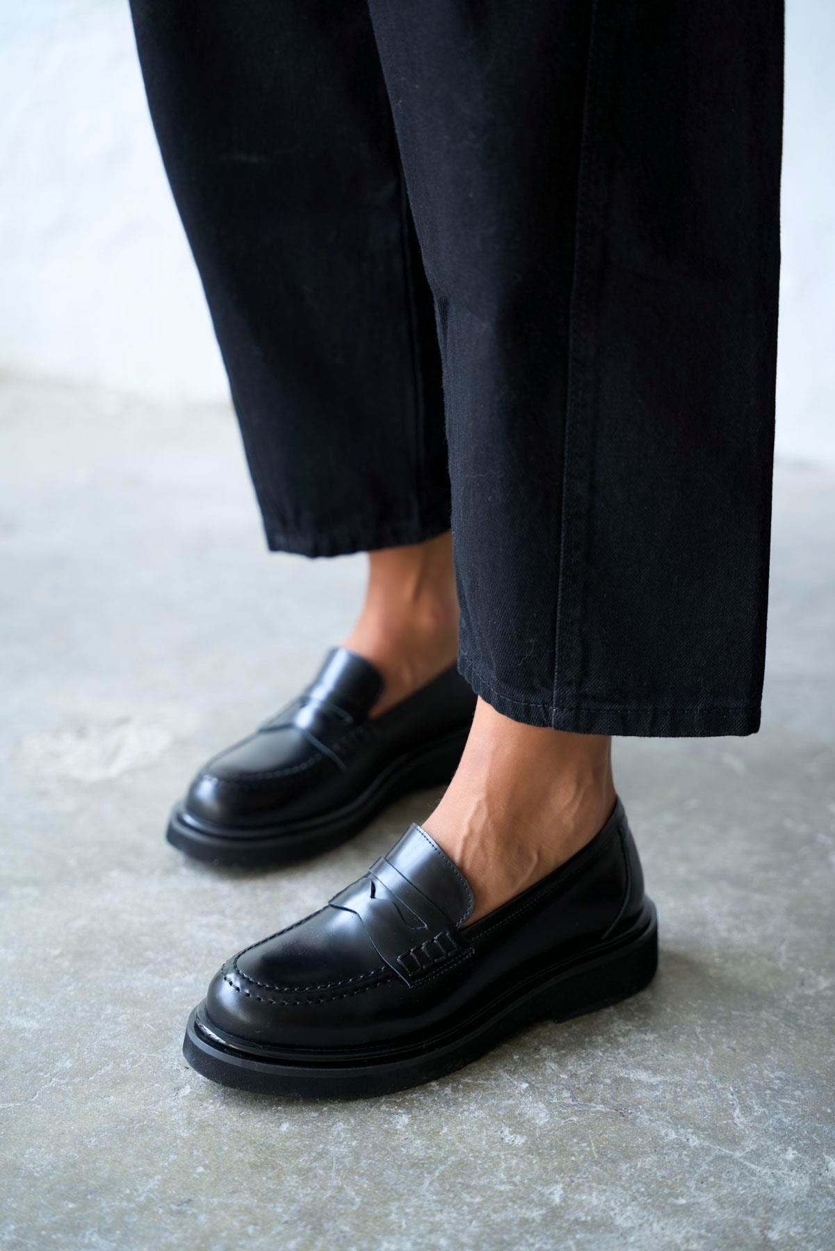 TORDERA SİYAH DERİ MAKOSEN