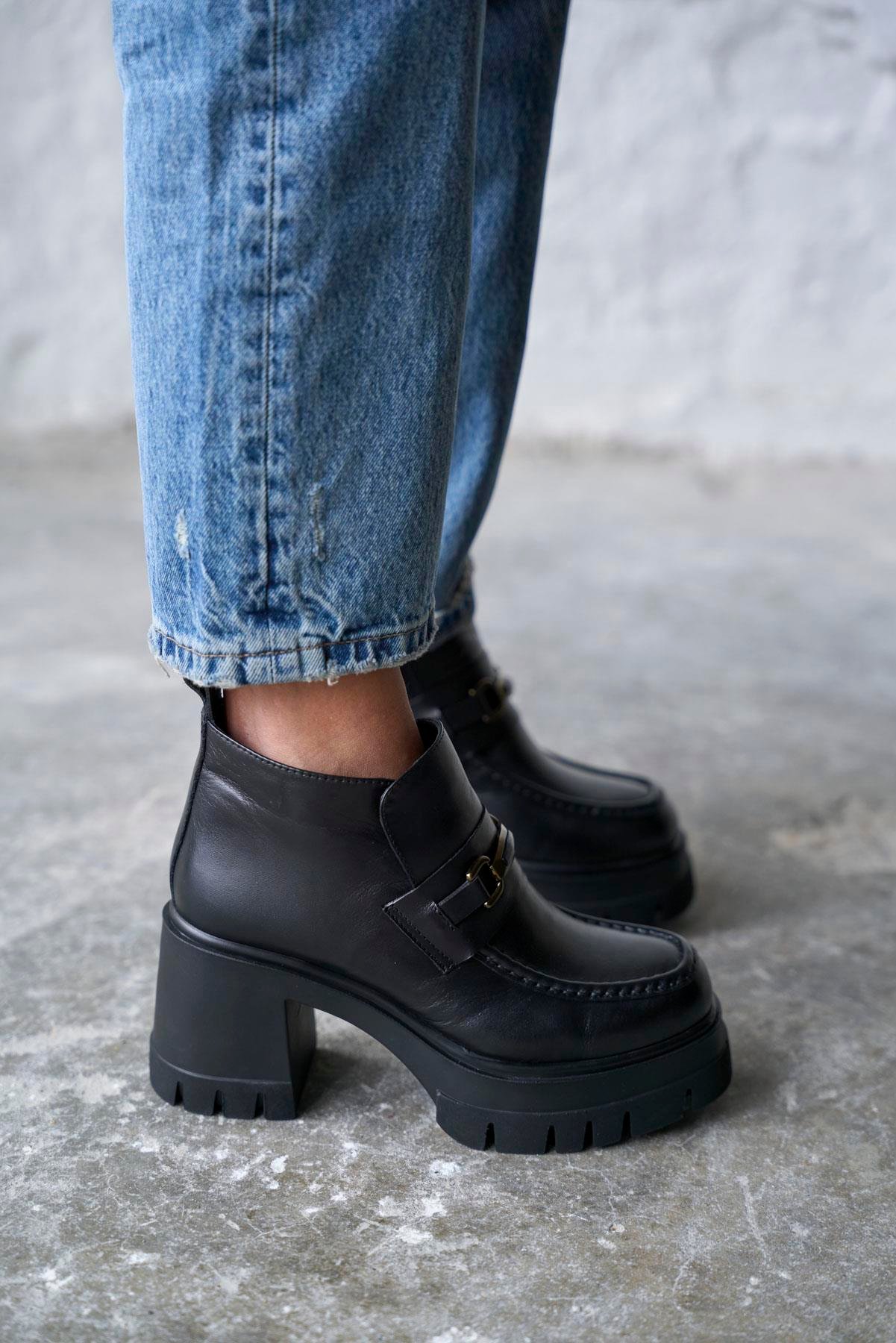 TORONTO SİYAH DERİ TOPUKLU BOT