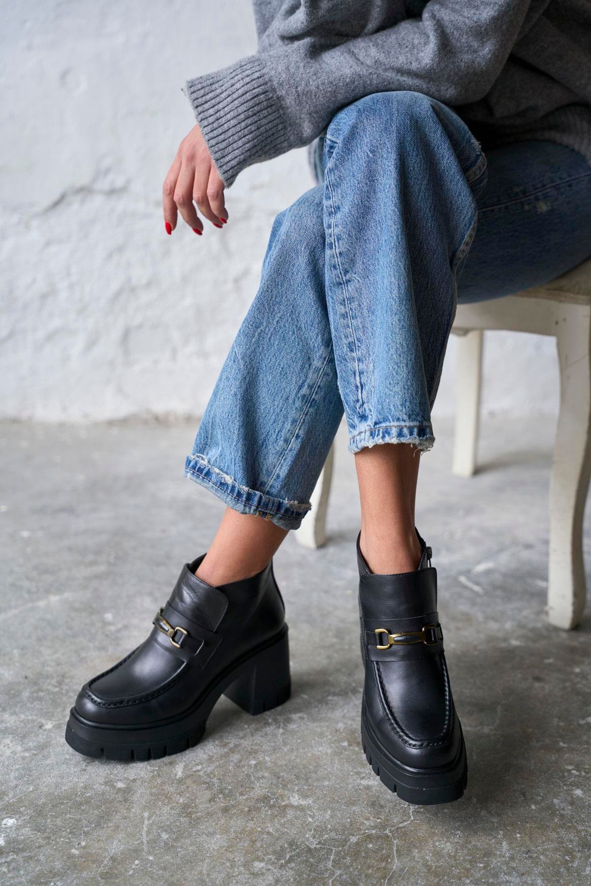 TORONTO SİYAH DERİ TOPUKLU BOT