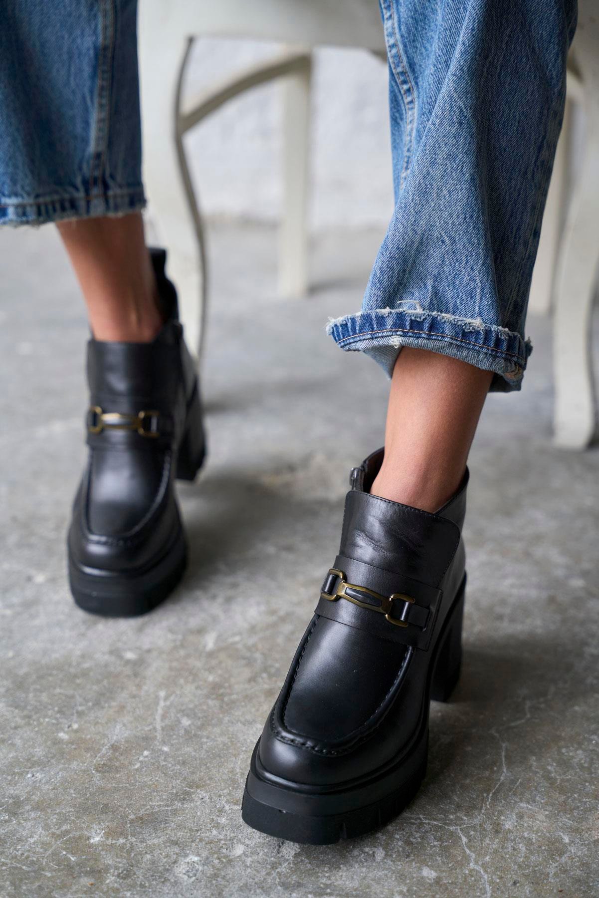 TORONTO SİYAH DERİ TOPUKLU BOT