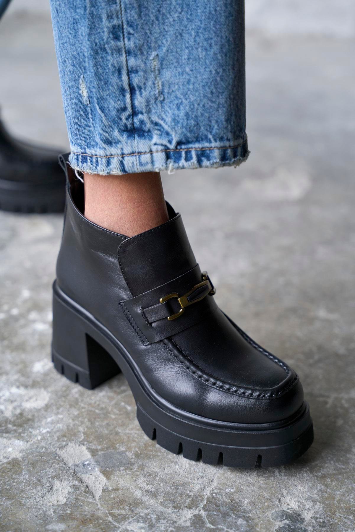 TORONTO SİYAH DERİ TOPUKLU BOT