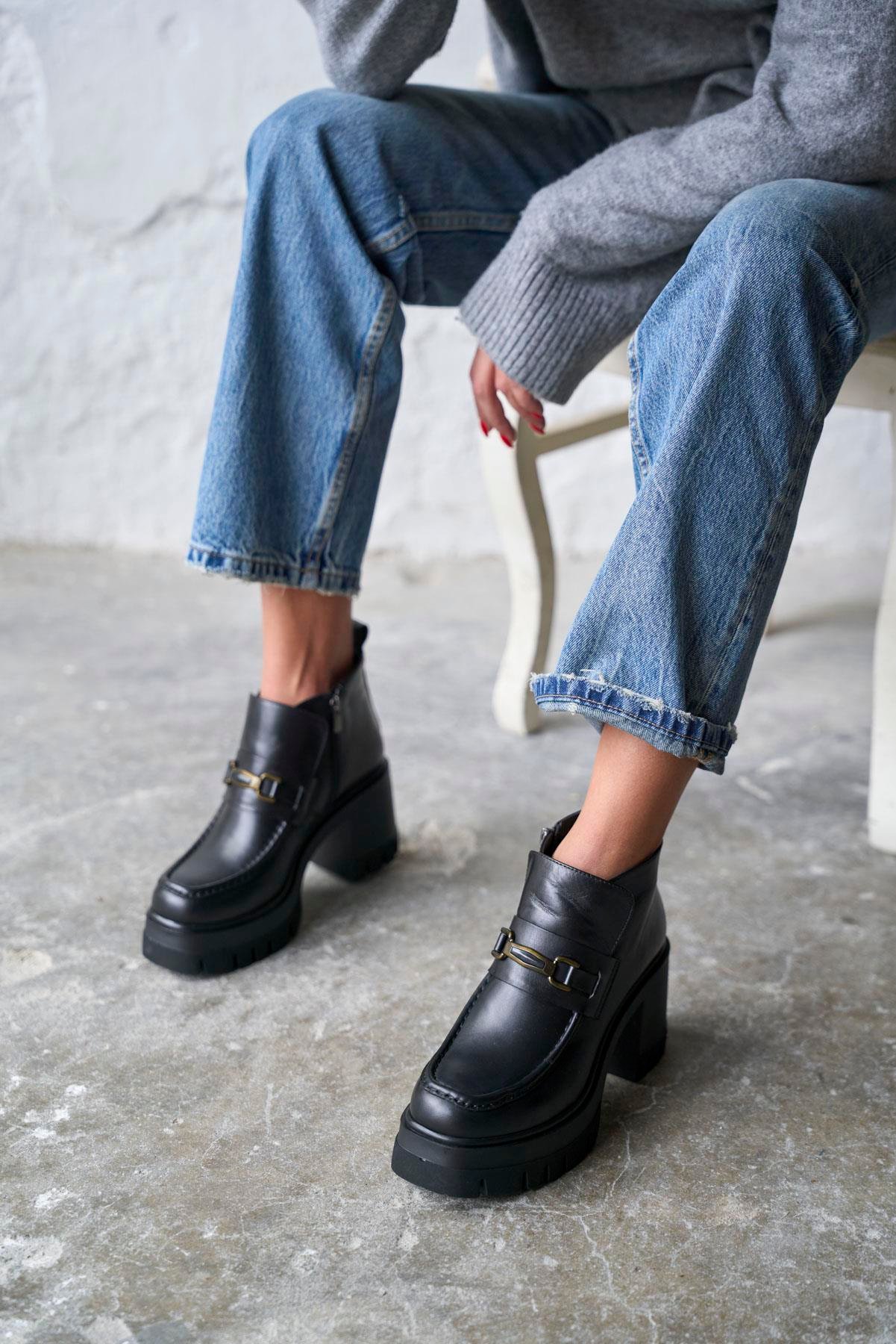 TORONTO SİYAH DERİ TOPUKLU BOT