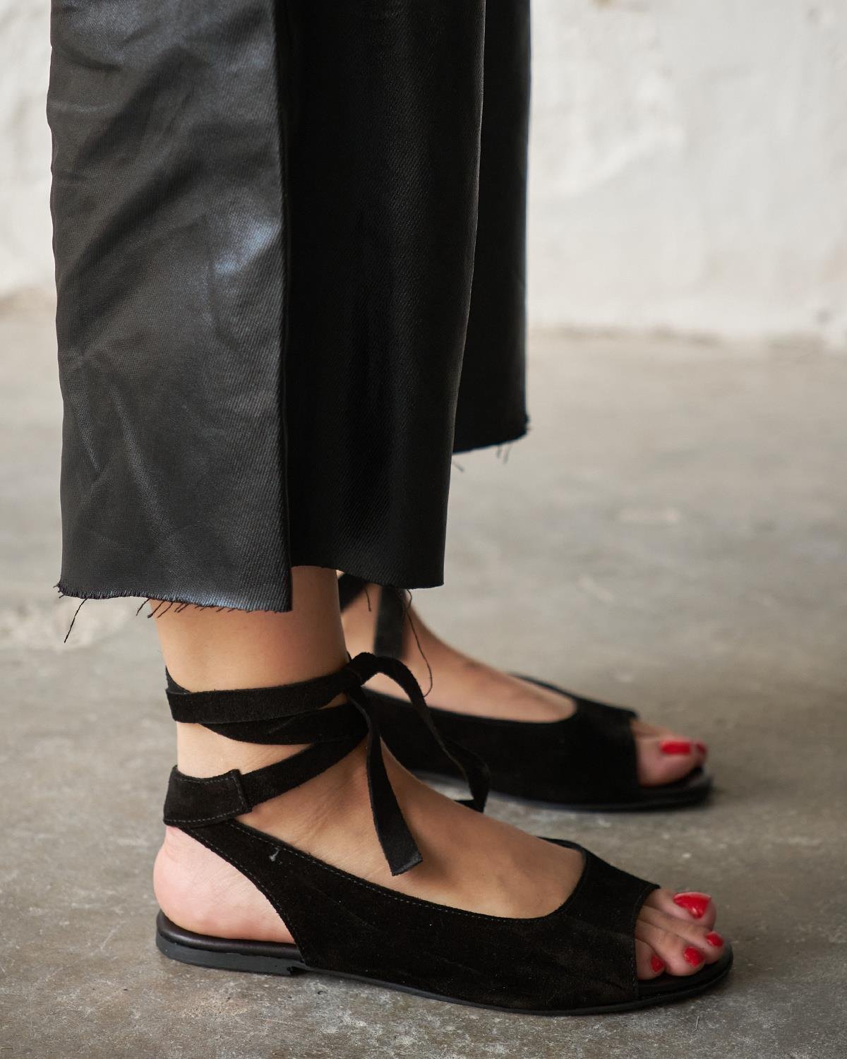 VİBRE SİYAH SÜET SANDALET