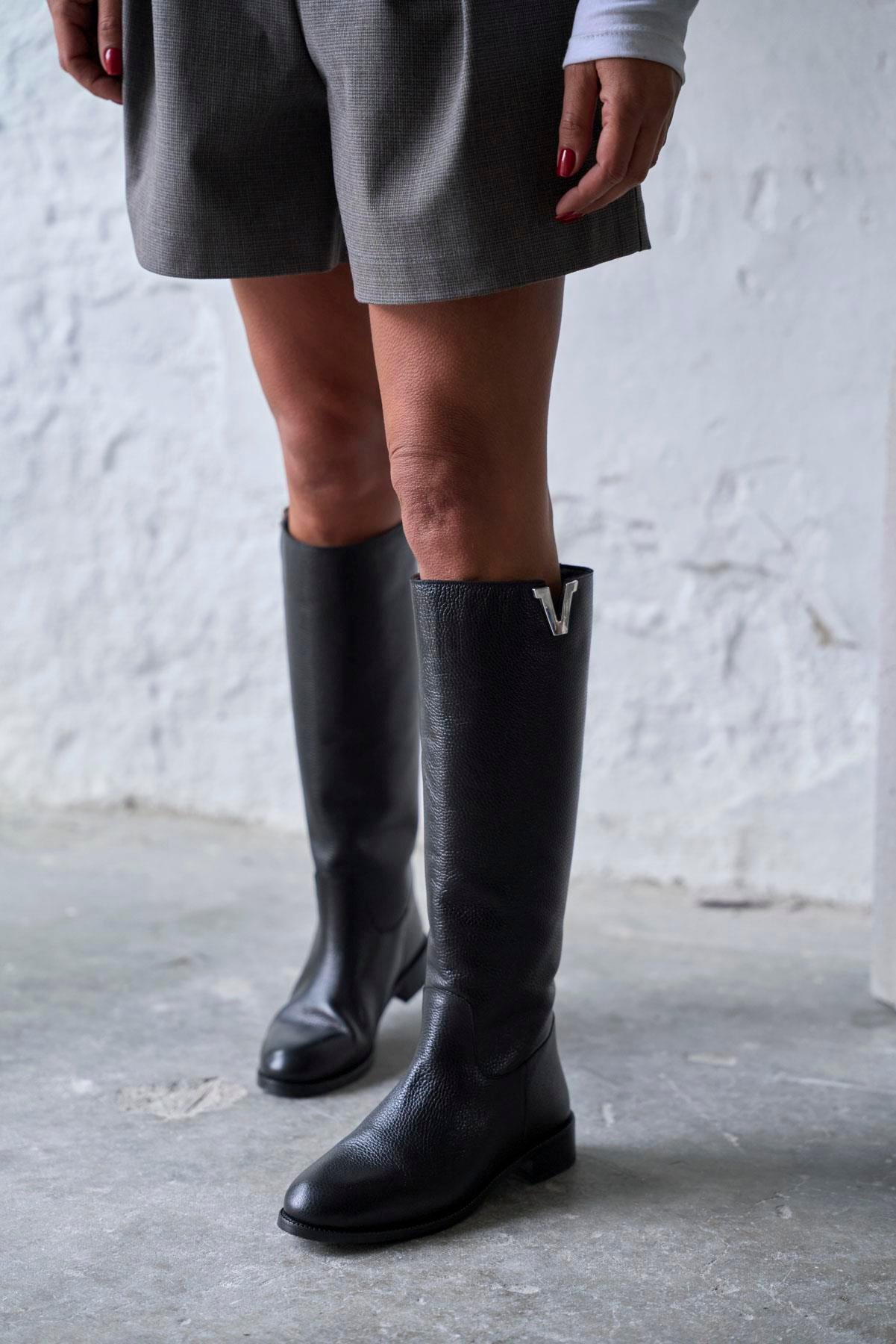 WOLKS SİYAH DERİ ÇİZME