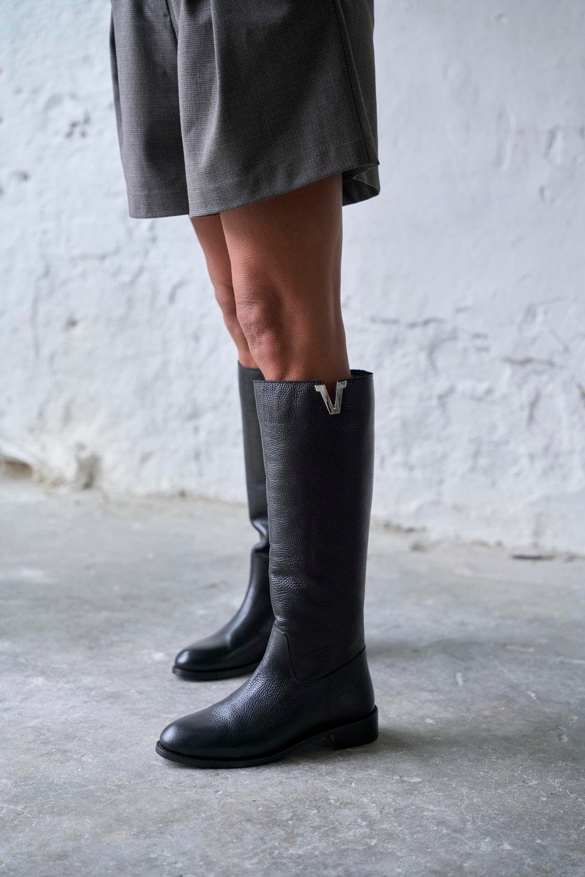 WOLKS SİYAH DERİ ÇİZME