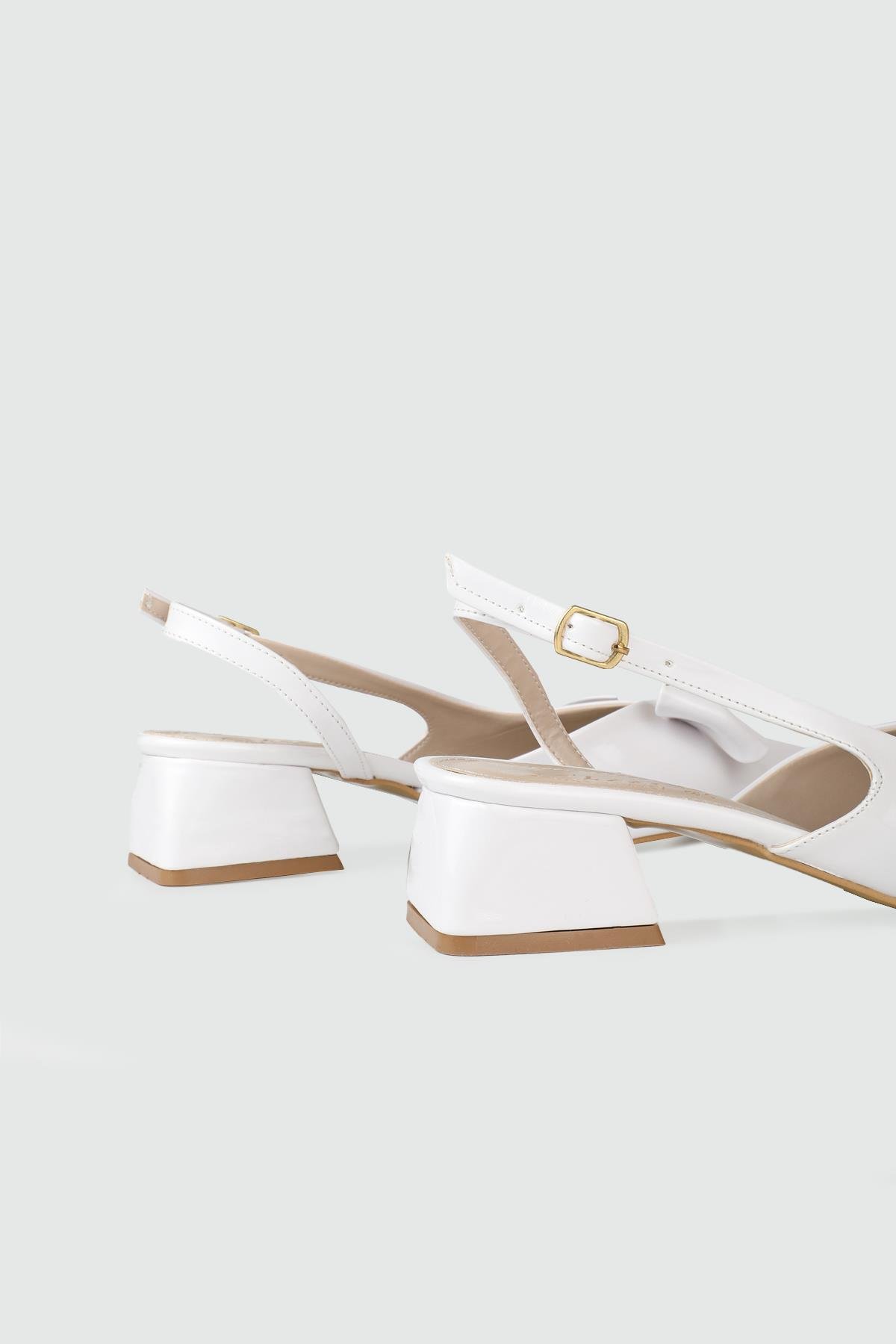 Alçak Kalın Topuklu Beyaz Rugan Kadın Ayakkabı TU-820 Kadın Alçak Topuklu MyBella My Bella TU-820 Kadın 25Y