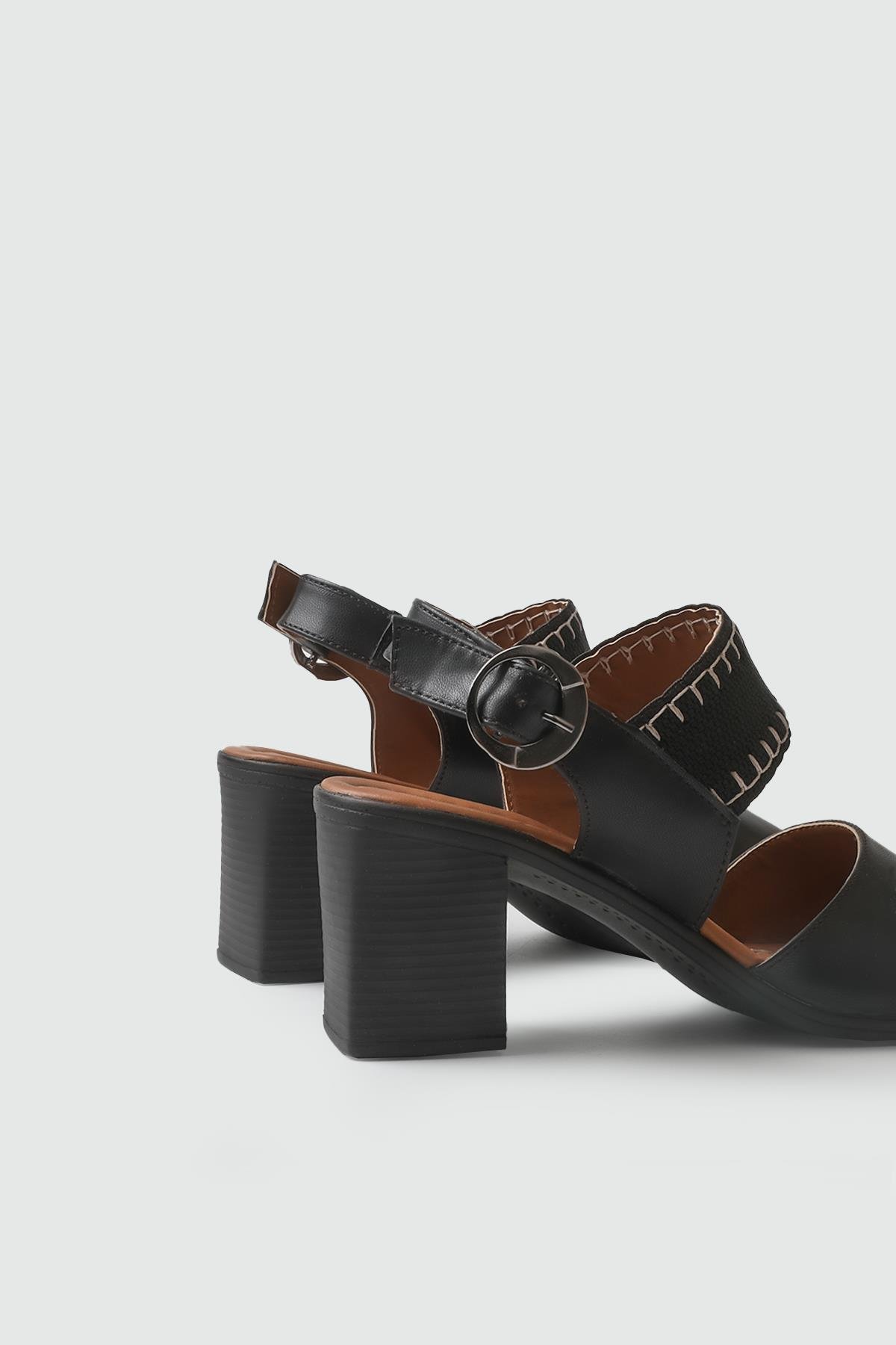 ALÇAK TOPUK SANDALET Siyah Kadın Sandalet FRZ-1704 Kadın Topuklu Sandalet FREEZEN MY BELLA FRZ-1714 Kadın 25Y