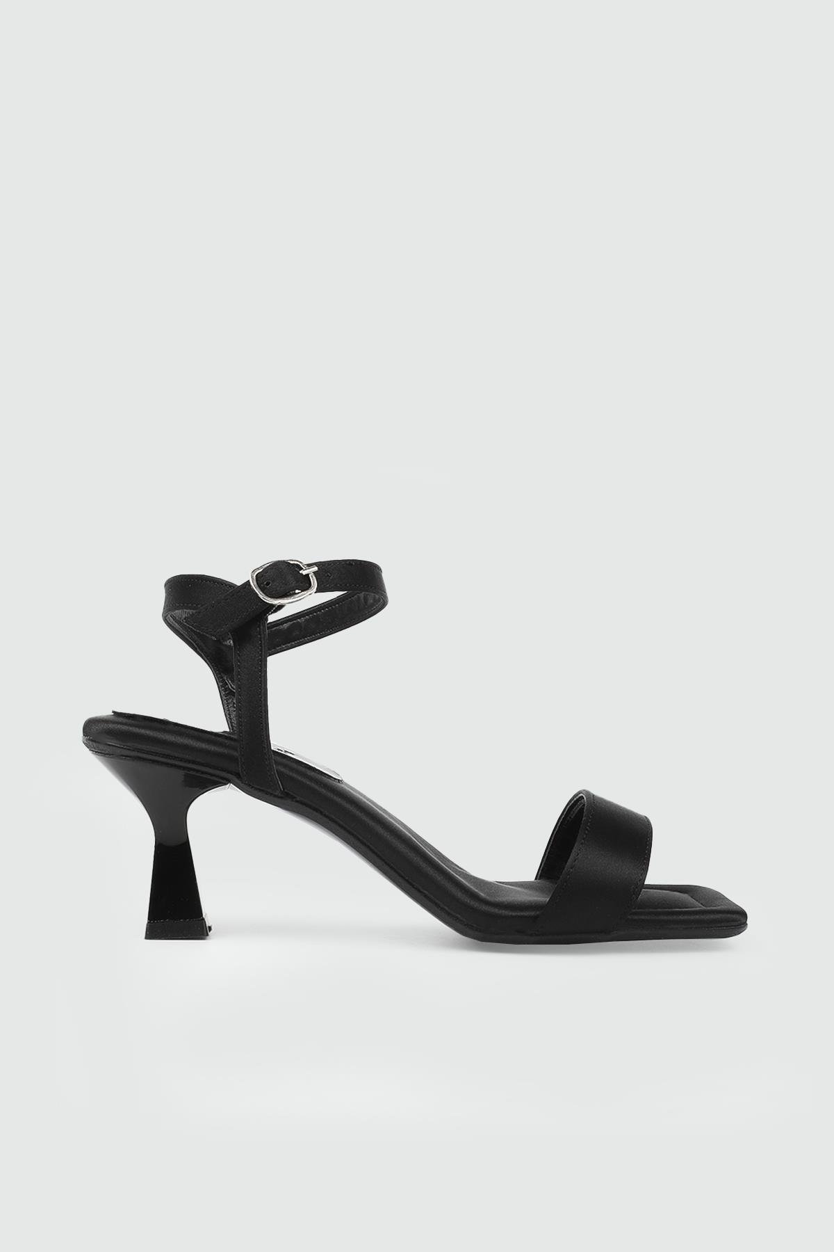 Arkası Açık Bant Siyah Saten Kadın Topuklu Ayakkabı VİCTORİA-248 Kadın Alçak Topuklu Victoria VİCTORİA 25Y-248 Kadın