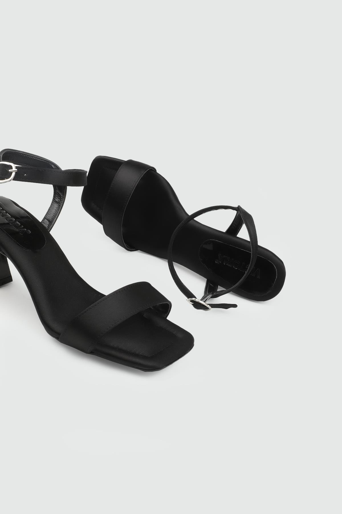 Arkası Açık Bant Siyah Saten Kadın Topuklu Ayakkabı VİCTORİA-248 Kadın Alçak Topuklu Victoria VİCTORİA 25Y-248 Kadın