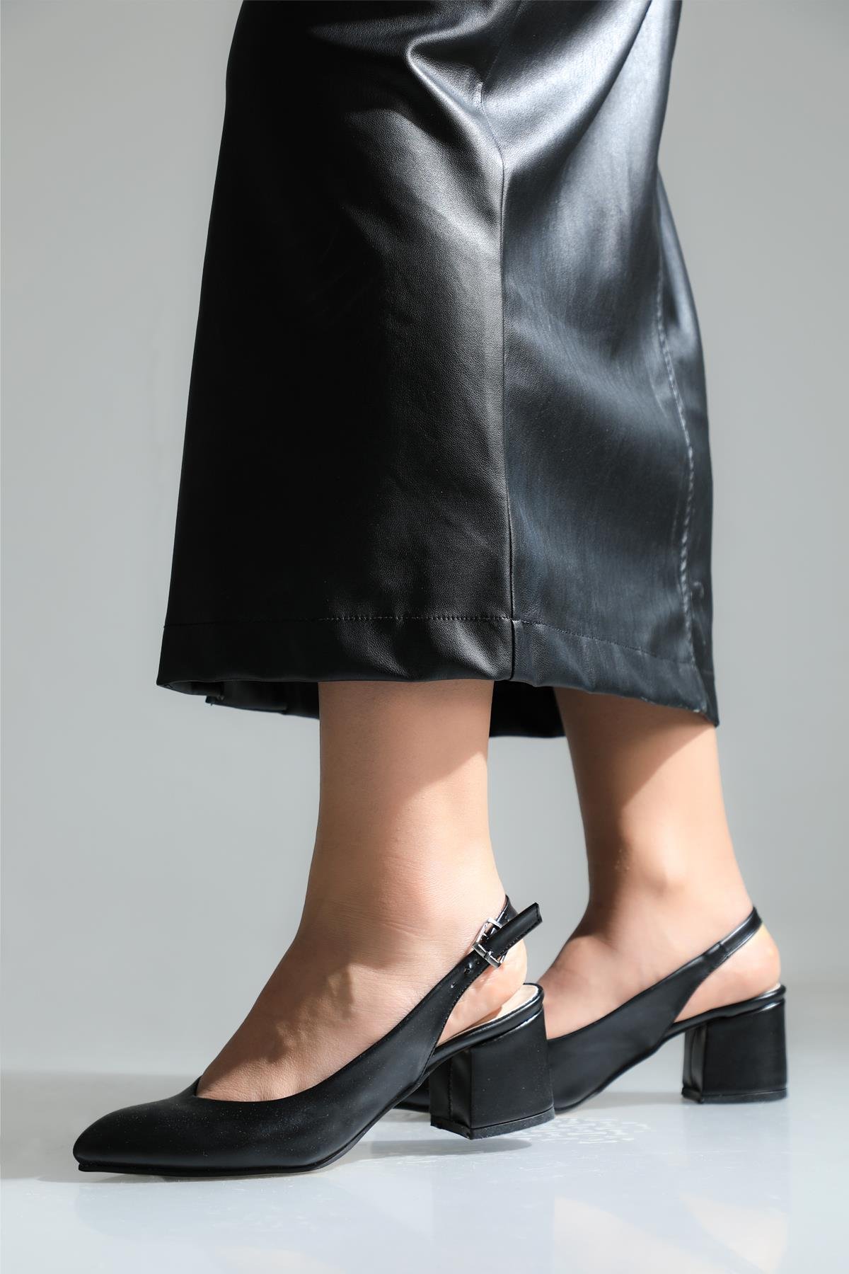 Arkası Açık Kalın Topuklu Ayakkabı Sıyah Kadın Ayakkabı N-7501 Kadın Alçak Topuklu Carla Bella 180326264