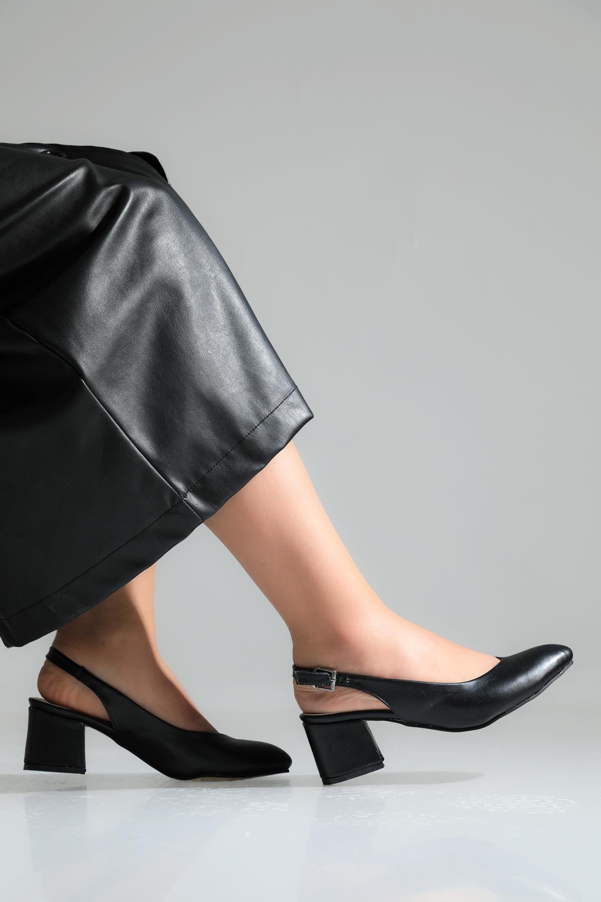 Arkası Açık Kalın Topuklu Ayakkabı Sıyah Kadın Ayakkabı N-7501 Kadın Alçak Topuklu Carla Bella 180326264