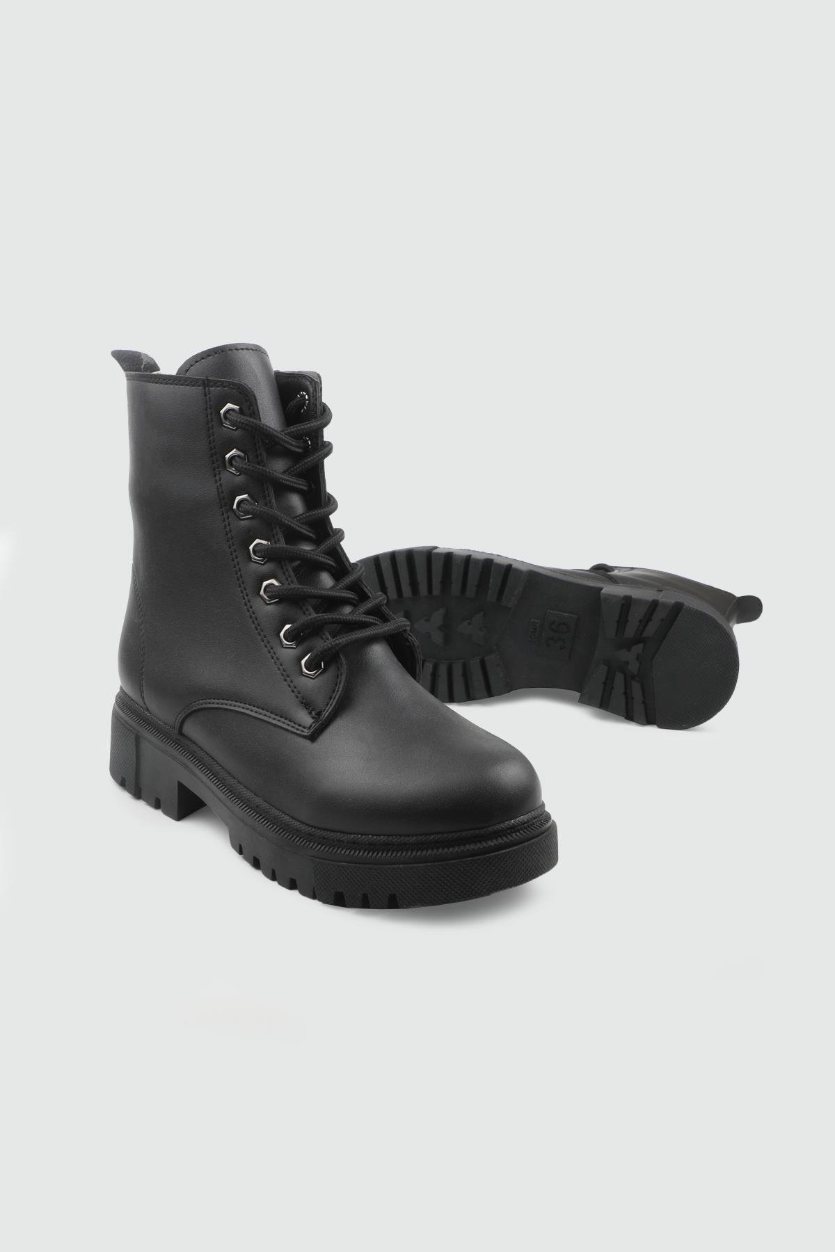 Bağcıklı Fermuarlı  Kısa Kadın Siyah Günlük Rahat Postal S-24655 Kadın Günlük Conford Bot MyBella My Bella S-24655 Kadın 25K