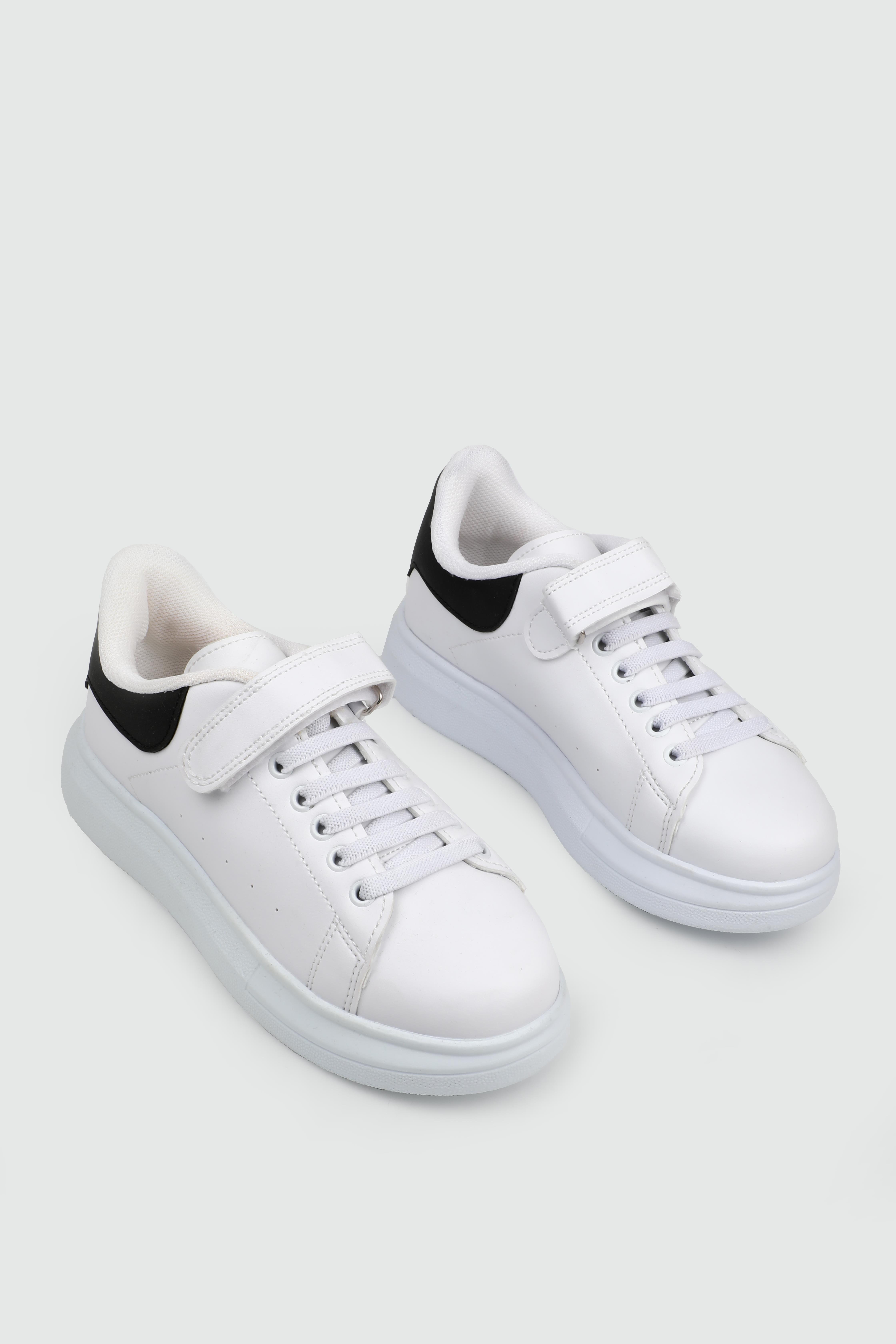 Bağcıklı Rahat Beyaz Siyah Çocuk Sneaker ARVENZO 160 Çocuk Sneaker Arvenzo ARVENZO 160 FLET 24Y