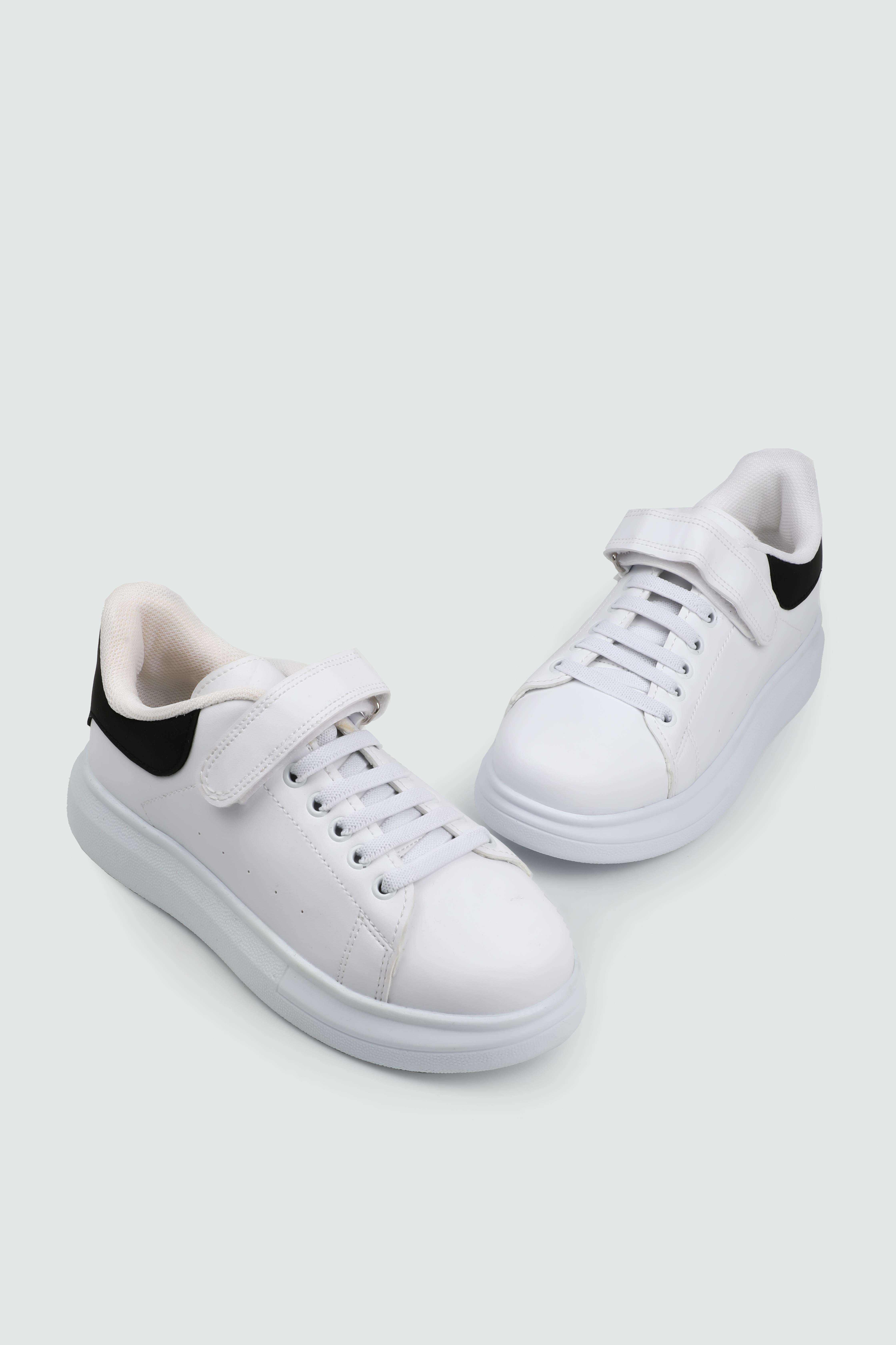Bağcıklı Rahat Beyaz Siyah Çocuk Sneaker ARVENZO 160 Çocuk Sneaker Arvenzo ARVENZO 160 FLET 24Y