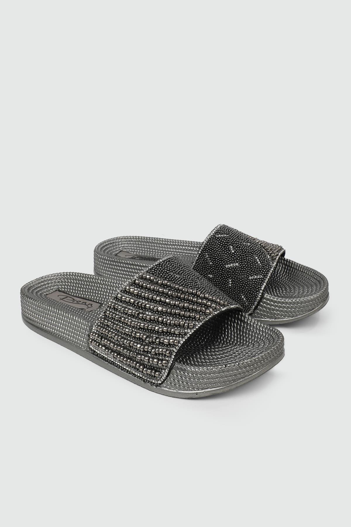 Boncuklu Taşlı Füme Kadın Terlik 20037-02 Kadın Günlük Terlik Pienn PİENN 20037-02 ZEN TERLİK