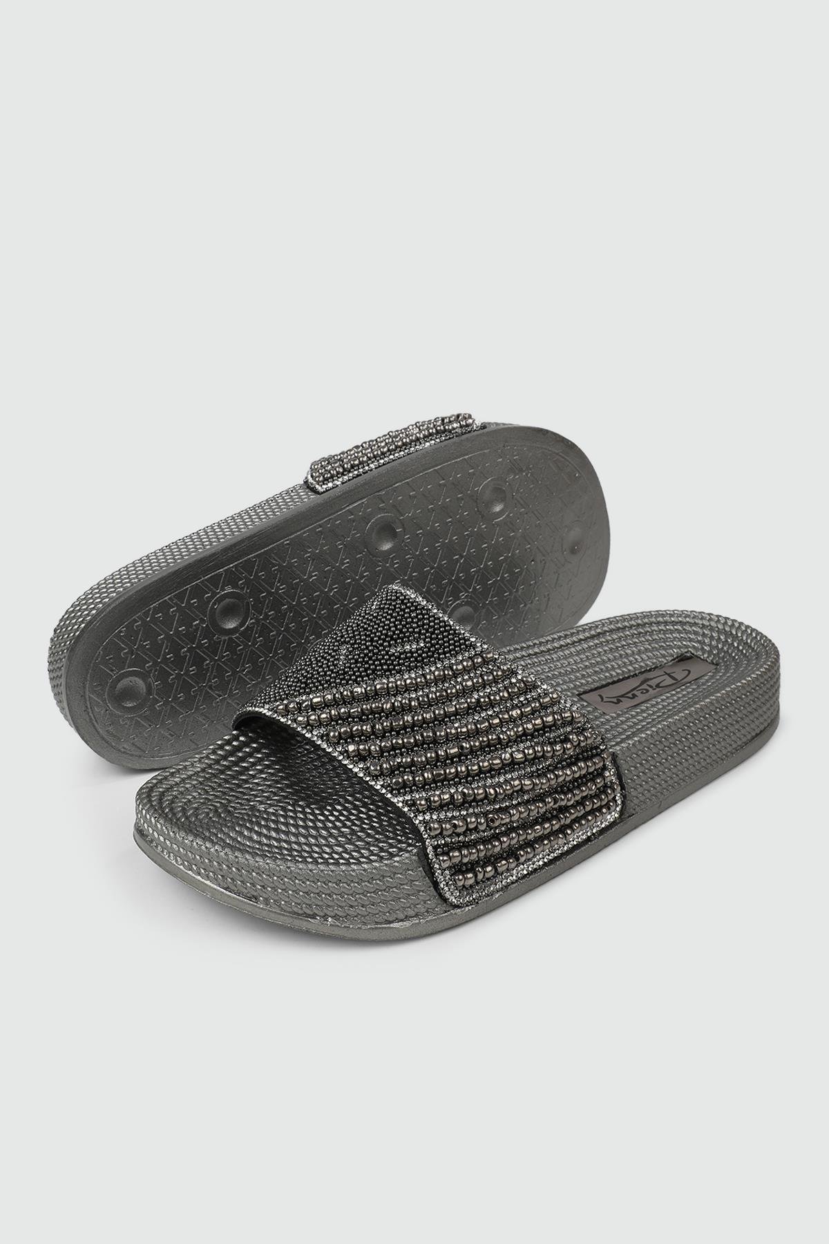 Boncuklu Taşlı Füme Kadın Terlik 20037-02 Kadın Günlük Terlik Pienn PİENN 20037-02 ZEN TERLİK