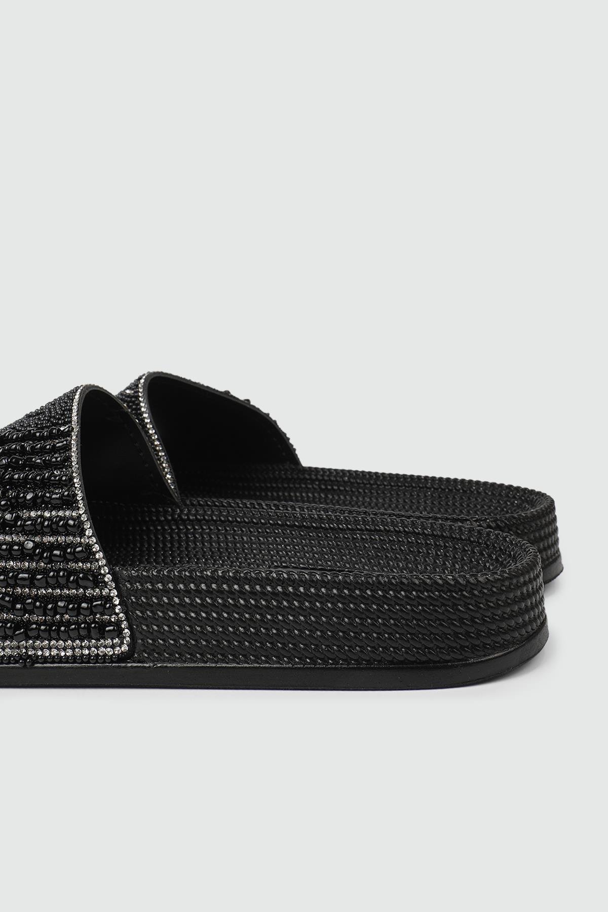 Boncuklu Taşlı Siyah Kadın Terlik 20037-02 Kadın Günlük Terlik Pienn PİENN 20037-02 ZEN TERLİK