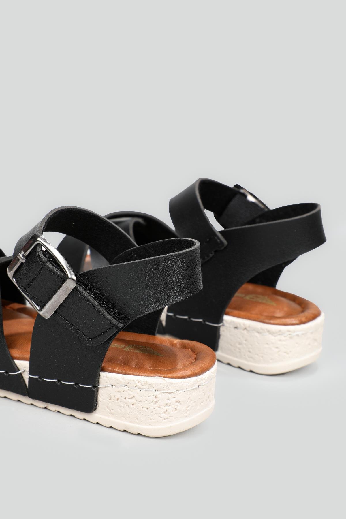 Çapraz Bantlı Cırtlı Siyah Çocuk Sandalet 2400 Çocuk Sandalet Beınsteps Beinsteps 2400 22Y
