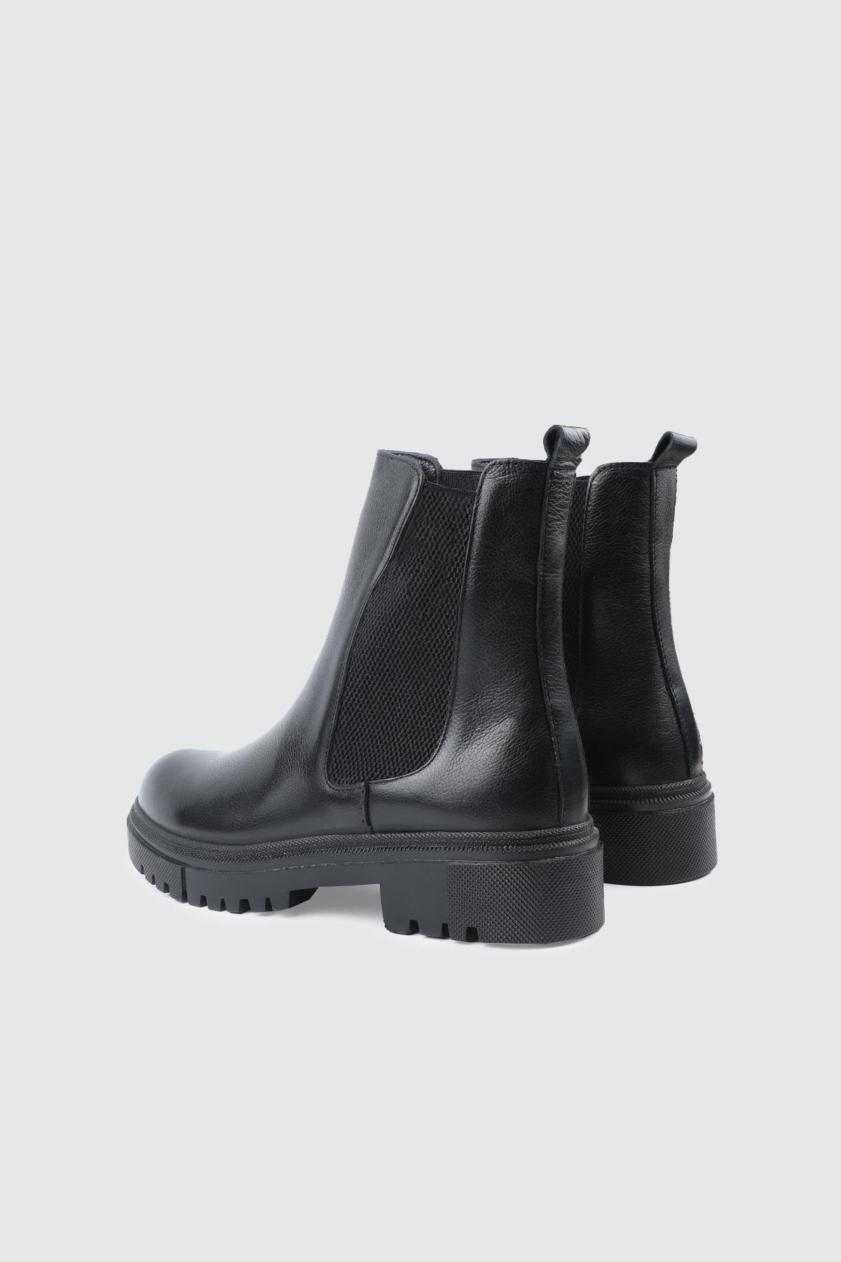 Deri Kaydırmaz Kalın Taban Siyah King Çift Taraflı Lastikli Günlük Kadın Bot MY BELLA 024-07 Kadın Günlük Conford Bot MyBella MY BELLA 024-07 Kadın 25K