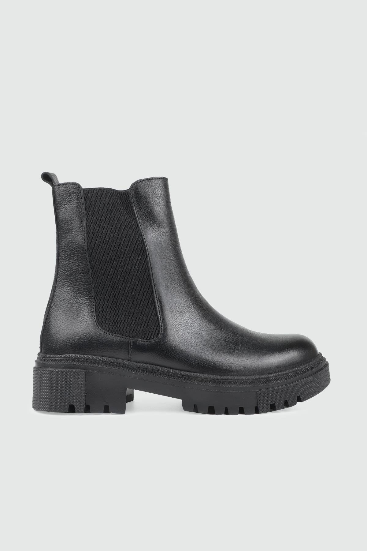 Deri Kaydırmaz Kalın Taban Siyah King Çift Taraflı Lastikli Günlük Kadın Bot MY BELLA 024-07 Kadın Günlük Conford Bot MyBella MY BELLA 024-07 Kadın 25K