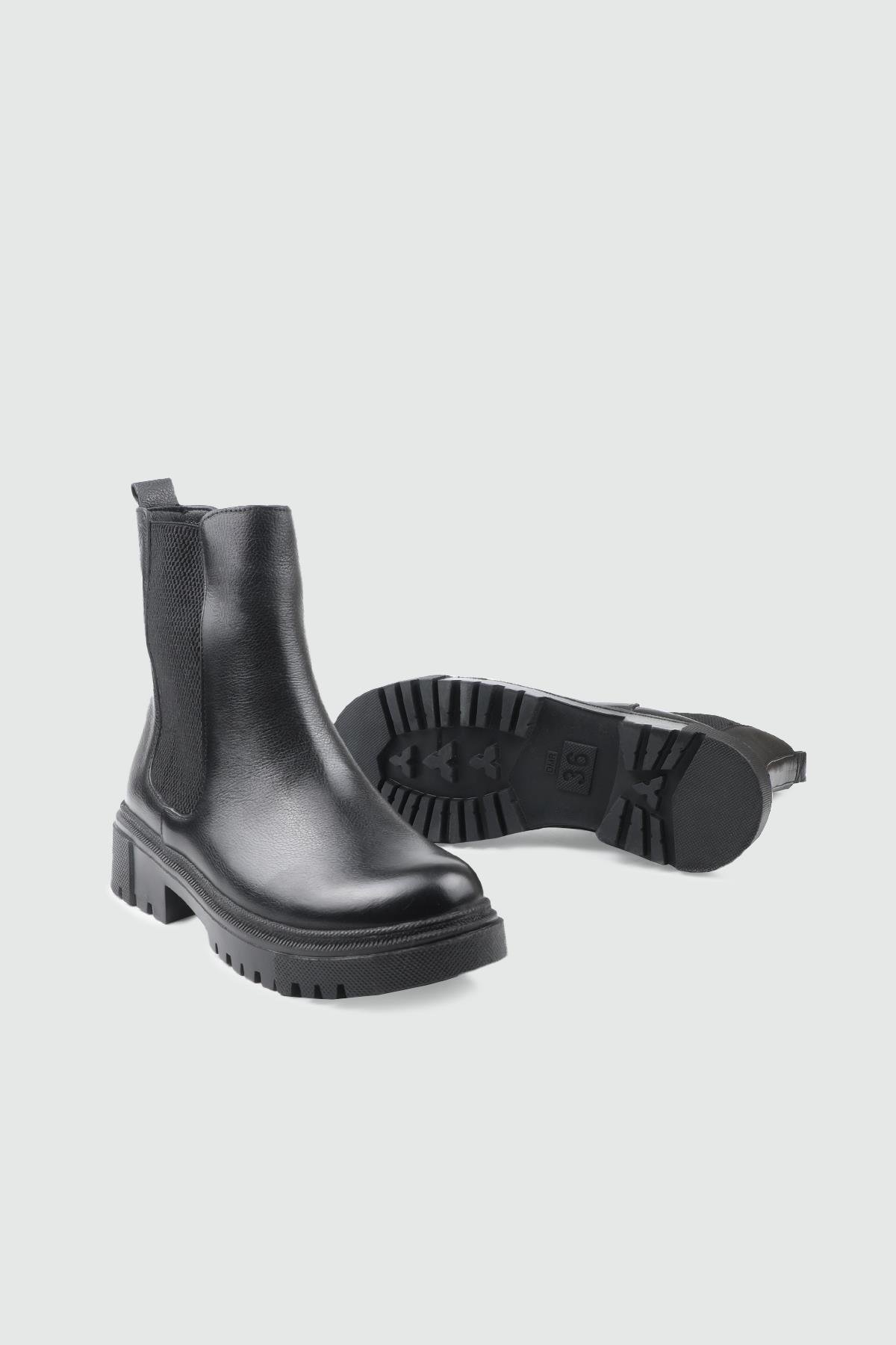 Deri Kaydırmaz Kalın Taban Siyah King Çift Taraflı Lastikli Günlük Kadın Bot MY BELLA 024-07 Kadın Günlük Conford Bot MyBella MY BELLA 024-07 Kadın 25K