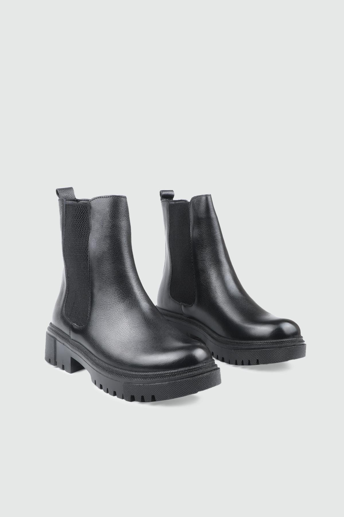 Deri Kaydırmaz Kalın Taban Siyah King Çift Taraflı Lastikli Günlük Kadın Bot MY BELLA 024-07 Kadın Günlük Conford Bot MyBella MY BELLA 024-07 Kadın 25K