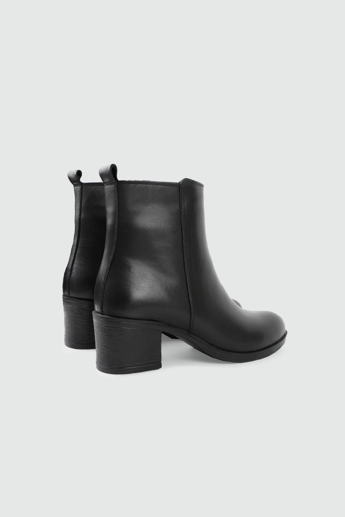 Deri Kaymaz Taban Siyah Napa Kadın Deri Kaymaz Yüksek Topuklu Bot MYBL024-11 Kadın Günlük Conford Bot MyBella MY BELLA 027-011 Kadın 25K