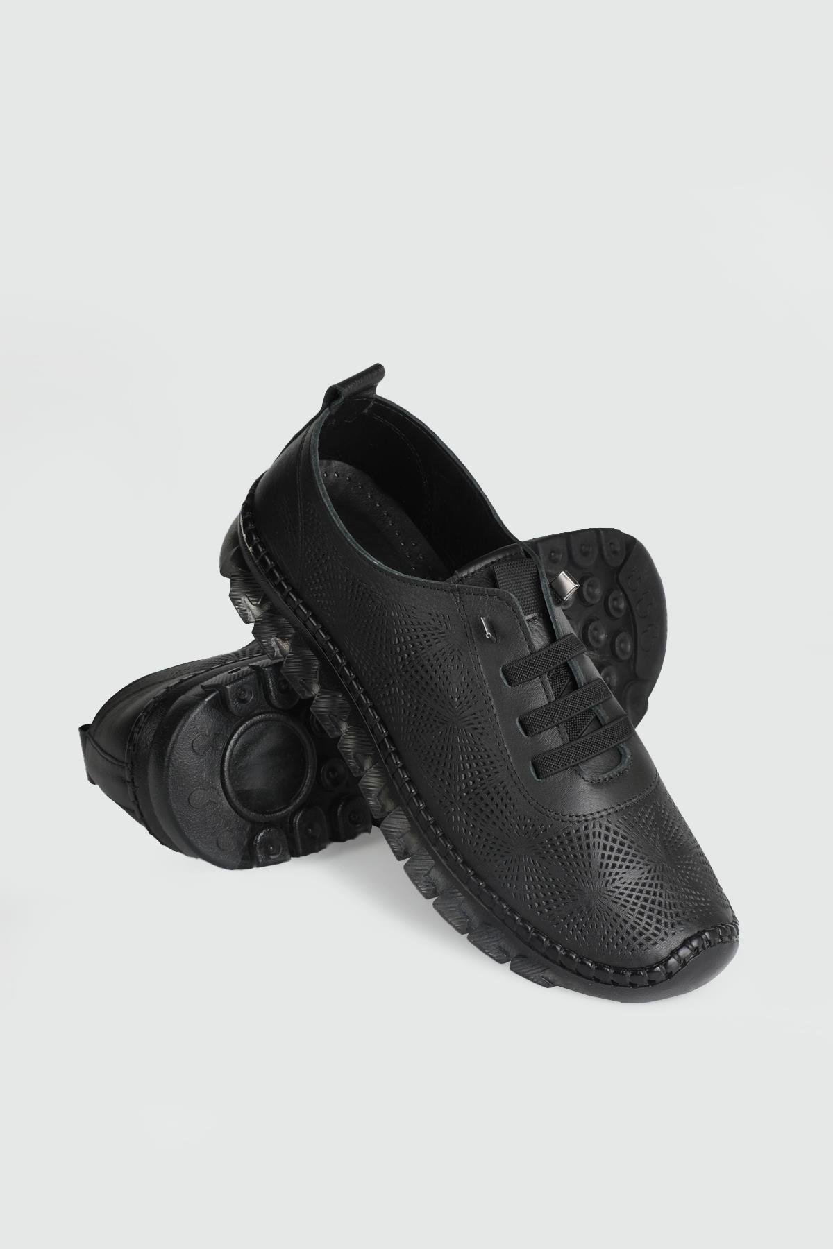 Deri Rahat Lastikli Siyah Kadın Ayakkabı 2011 Kadın Günlük Ayakkabı GESSİ Gessi 2011 Deri 25Y