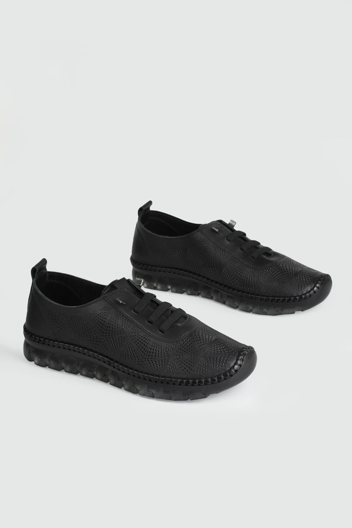 Deri Rahat Lastikli Siyah Kadın Ayakkabı 2011 Kadın Günlük Ayakkabı GESSİ Gessi 2011 Deri 25Y