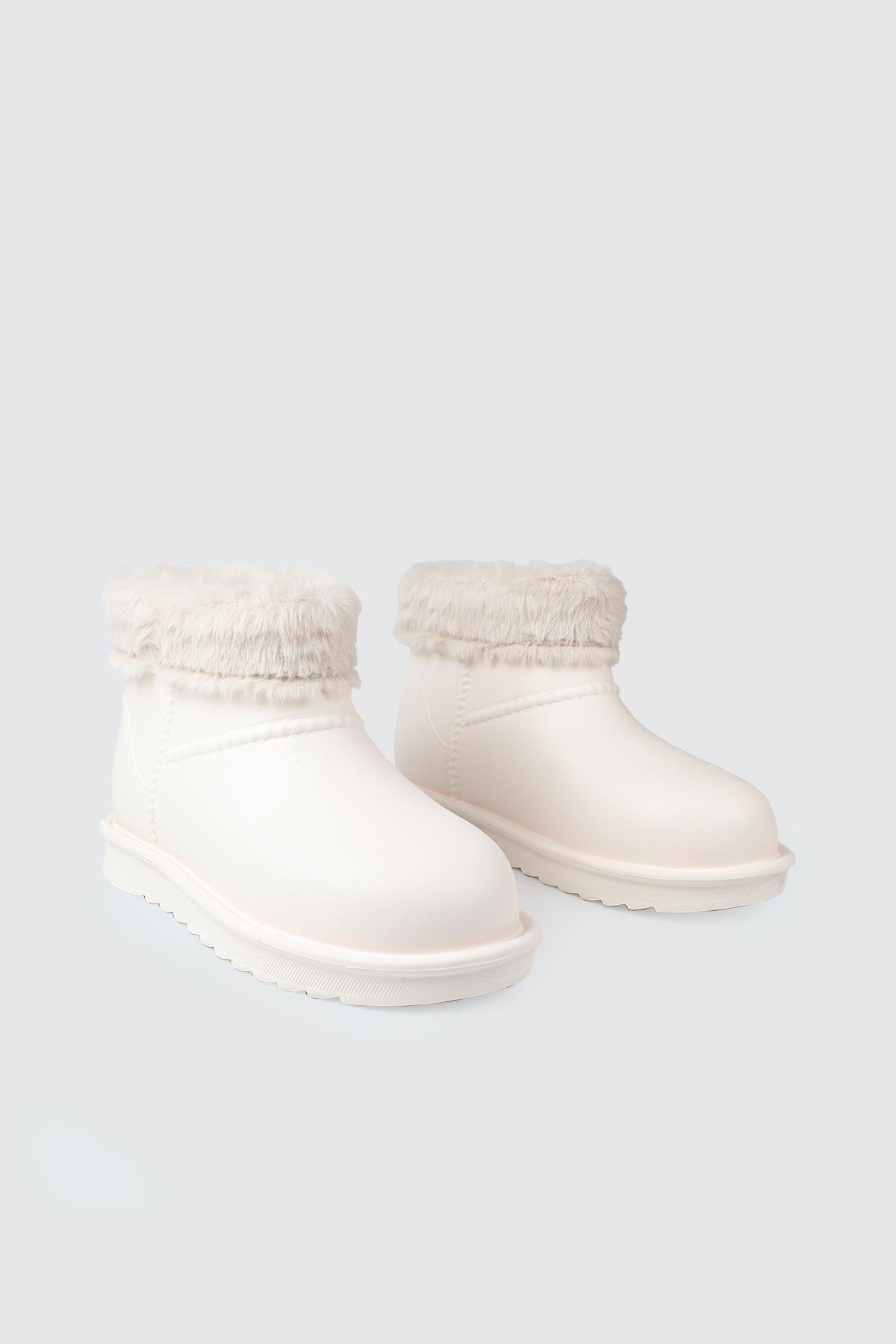 Düz Taban Bağsız Ekru Kürklü Kadın Bot Umaç 2025 Kadın 25K Kadın Kar Botu umaç Umaç 2025 Kadın 25K