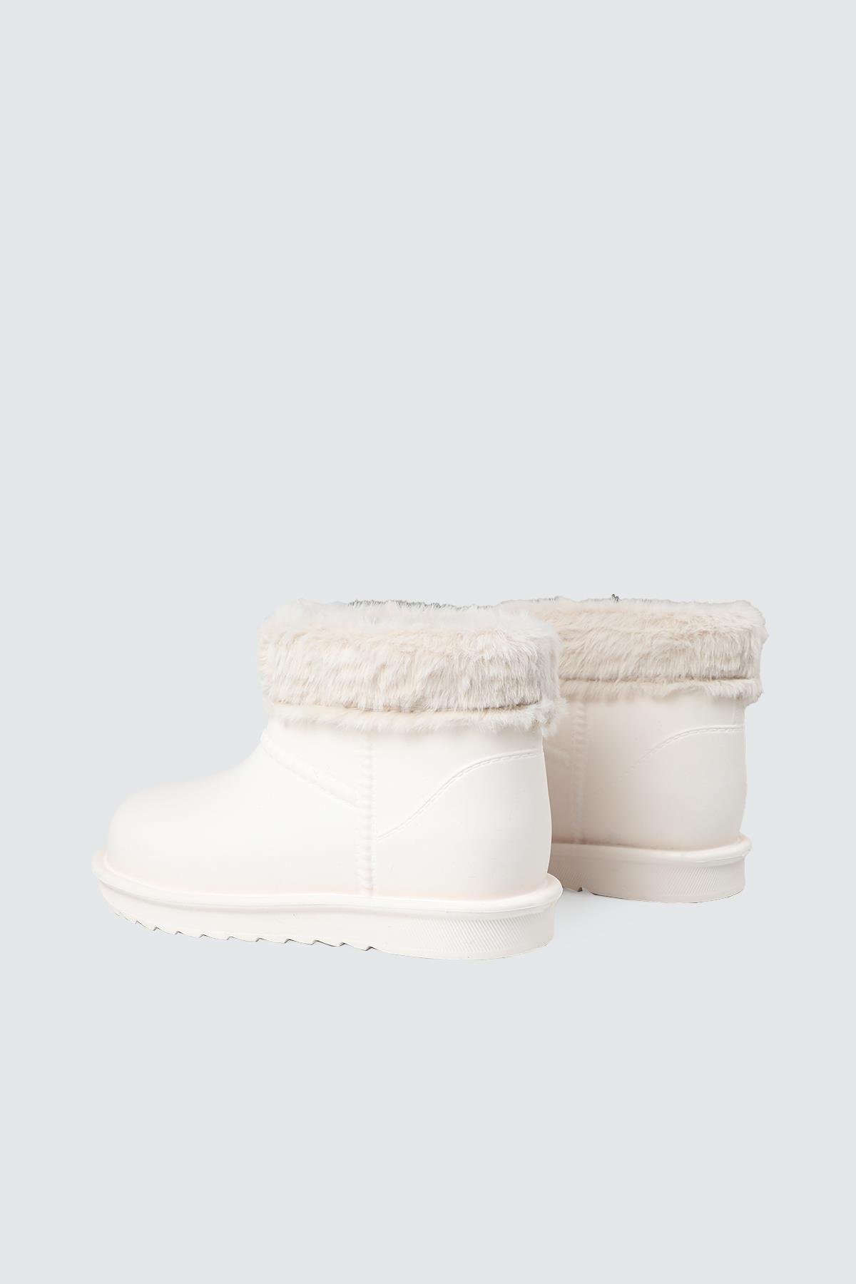 Düz Taban Bağsız Ekru Kürklü Kadın Bot Umaç 2025 Kadın 25K Kadın Kar Botu umaç Umaç 2025 Kadın 25K