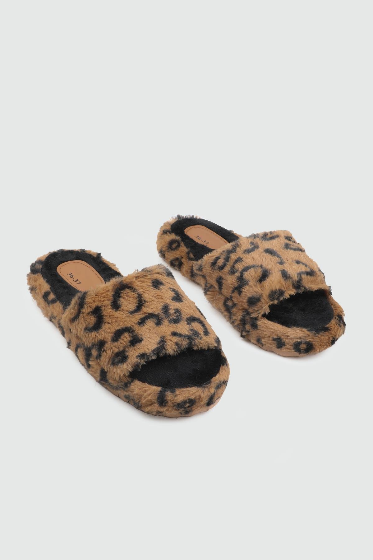 Ev İçi Rahat Tüylü Kahve Leopar Kadın Terlik My Bella Leo Terlik 25K Kadın Kışlık Ev Terliği MY BELLA My Bella Leo Terlik 25K