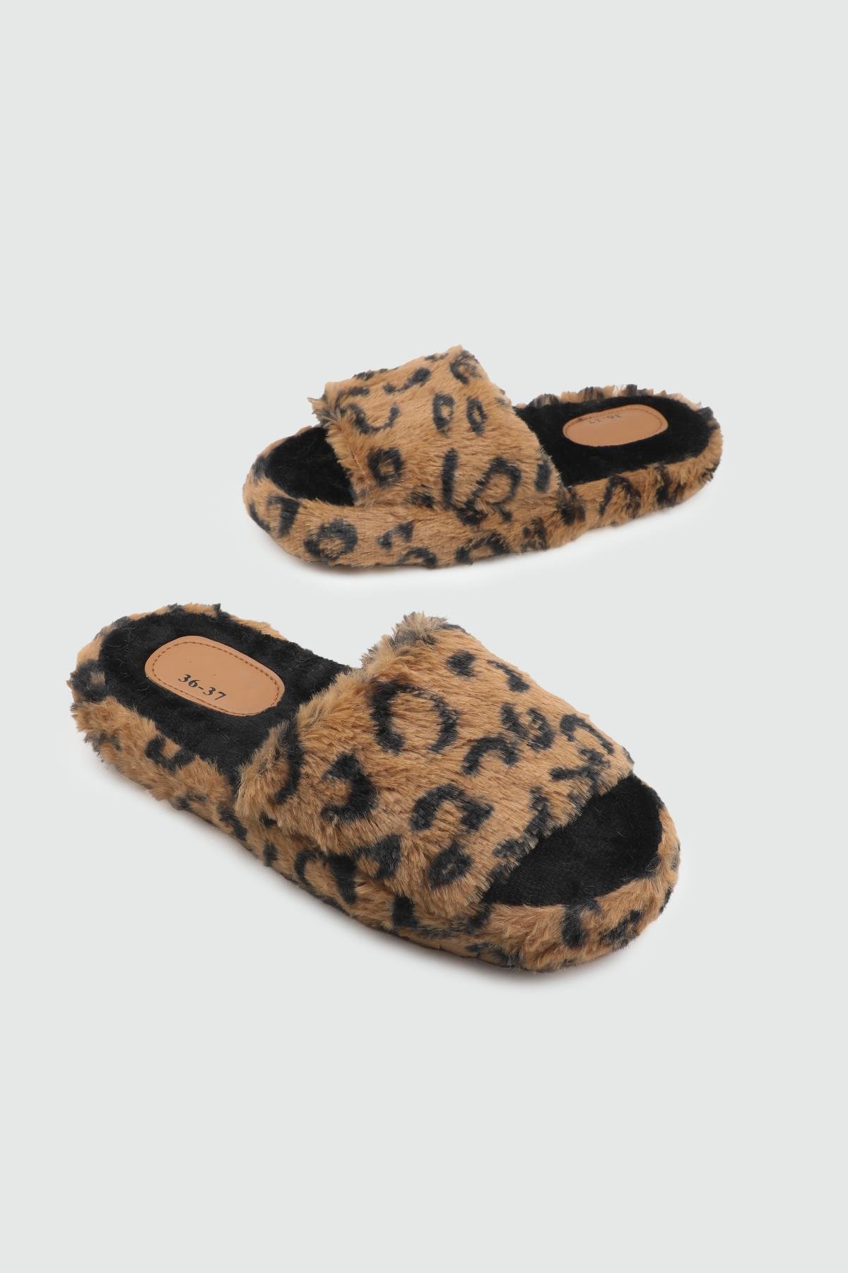 Ev İçi Rahat Tüylü Kahve Leopar Kadın Terlik My Bella Leo Terlik 25K Kadın Kışlık Ev Terliği MY BELLA My Bella Leo Terlik 25K