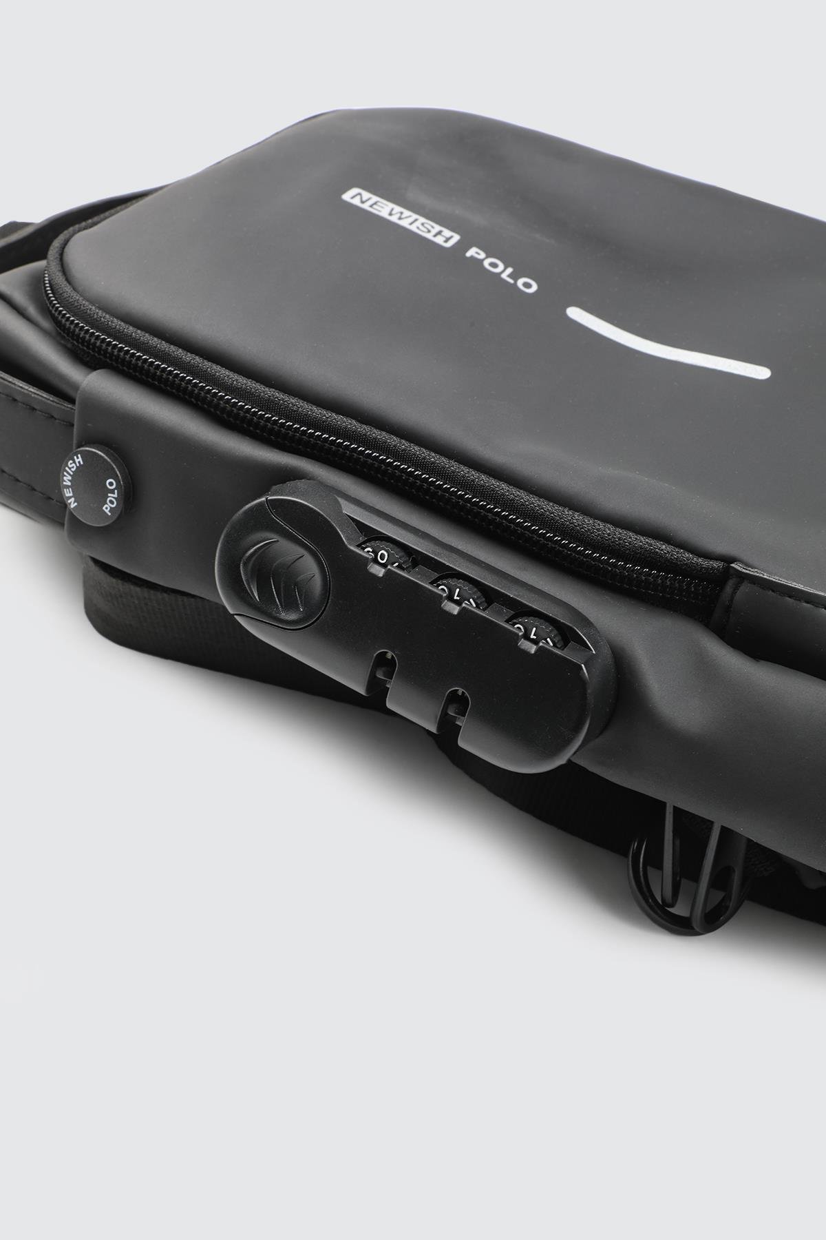 Fermuarlı ve Kilitli Siyah Çok Gözlü El ve Omuz Çanta SEVENTEEN 2404 Günlük Çanta SEVENTEEN SEVENTEEN 2404 Biker Pro