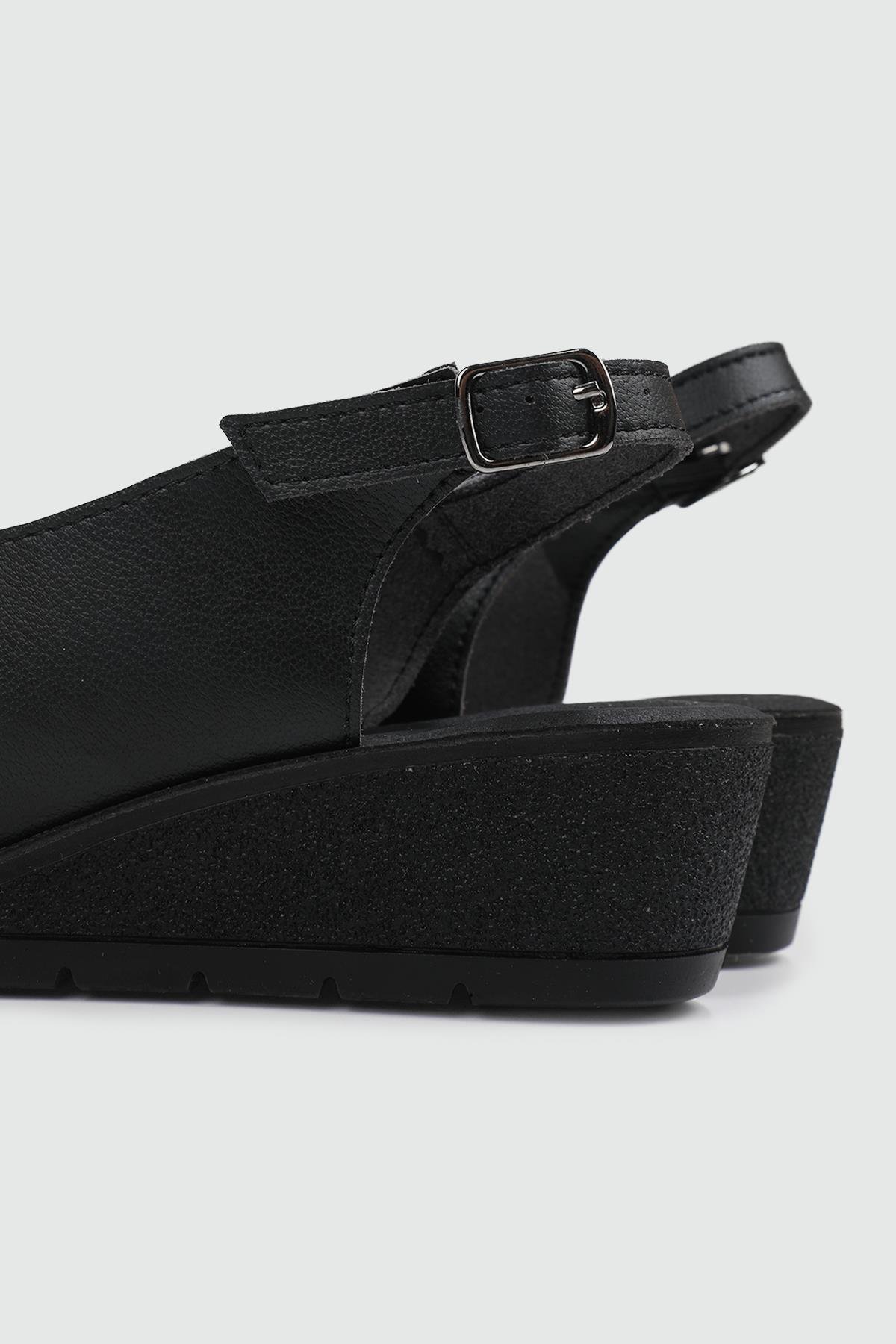 Günlük Anatomik İç Taban Siyah Kadın Sandalet VİENZA Kadın Dolgu Topuklu Sandalet Muya MUYA 31028 VİENZA ZEN SAND