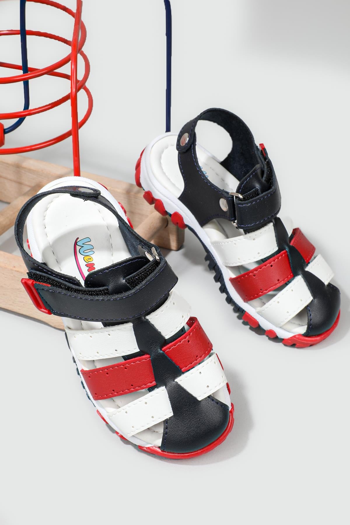 Günlük Cırt Cırtlı Laci Beyaz Kırmızı Çocuk Sandalet K-101 Çocuk Sandalet Wendy Wendy K-101 Çocuk Sandalet