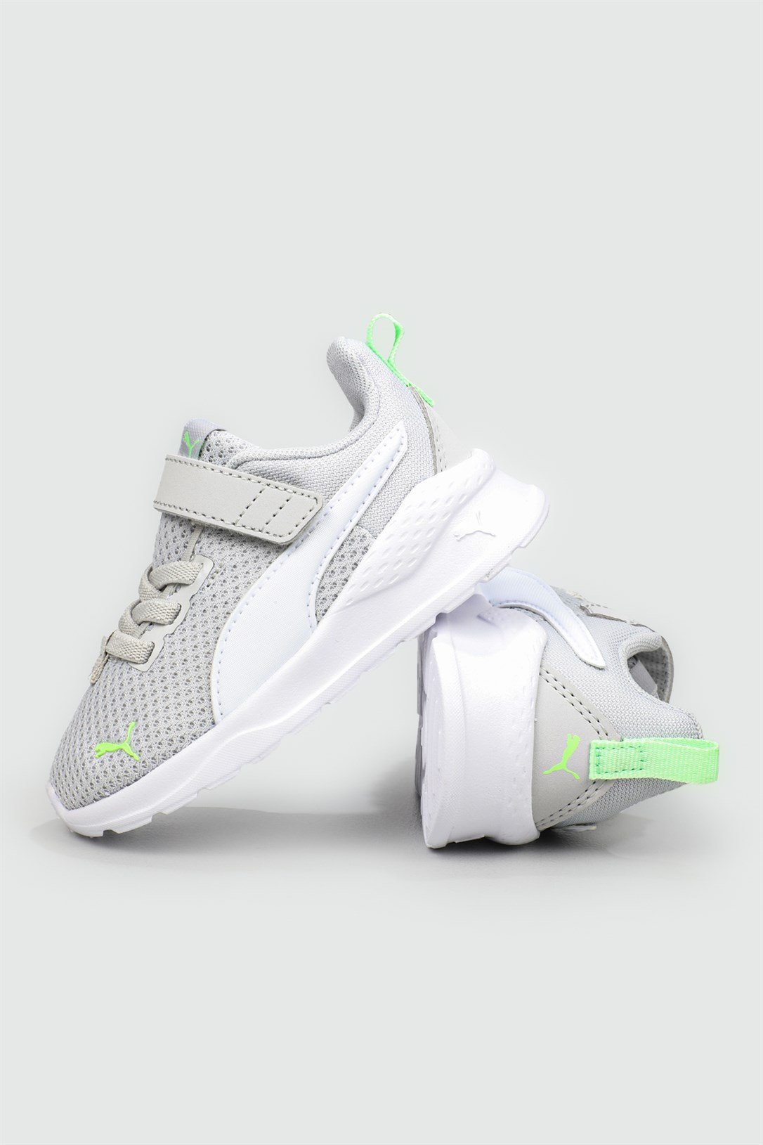 Günlük Koşu Yürüyüş Gri Beyaz Çocuk Spor Ayakkabı 372010-18 Çocuk Koşu / Yürüyüş Puma PUMA 372010-18 BEBE PAT FLT