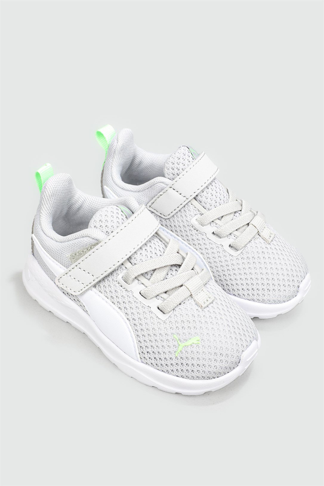 Günlük Koşu Yürüyüş Gri Beyaz Çocuk Spor Ayakkabı 372010-18 Çocuk Koşu / Yürüyüş Puma PUMA 372010-18 BEBE PAT FLT