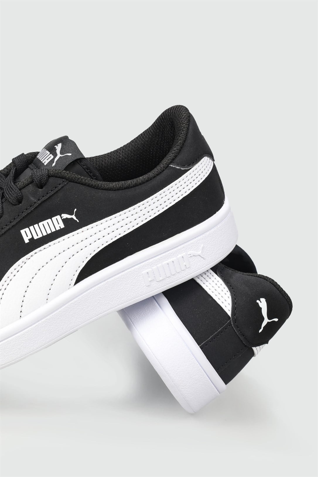Günlük Koşu Yürüyüş Siyah Beyaz Unisex Spor Ayakkabı 365182-34 Unisex Koşu / Yürüyüş Puma PUMA 365182-34 SMASH 22K