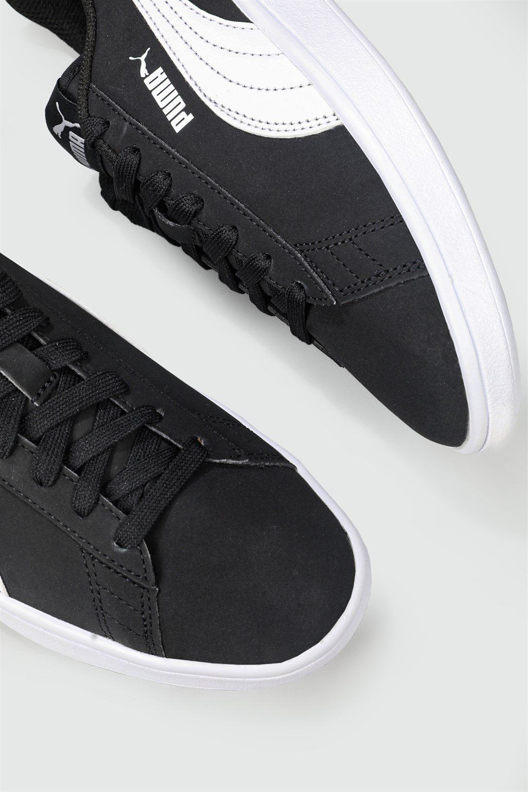 Günlük Koşu Yürüyüş Siyah Beyaz Unisex Spor Ayakkabı 365182-34 Unisex Koşu / Yürüyüş Puma PUMA 365182-34 SMASH 22K
