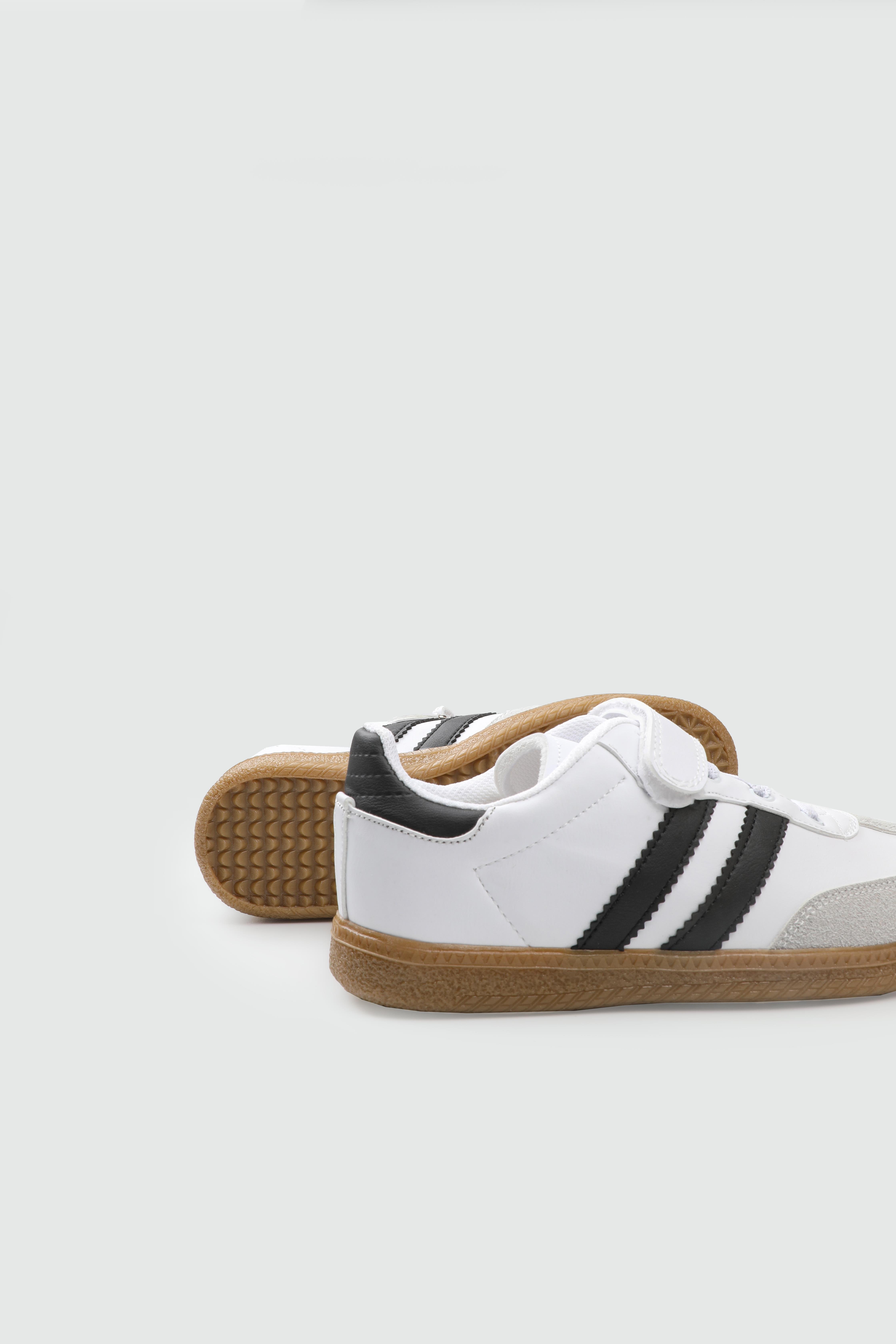 Günlük Rahat Beyaz Siyah Çocuk Spor Ayakkabı ARVENZO 225 FLT Çocuk Günlük Spor Ayakkabı Arvenzo ARVENZO 225 FLT 24K