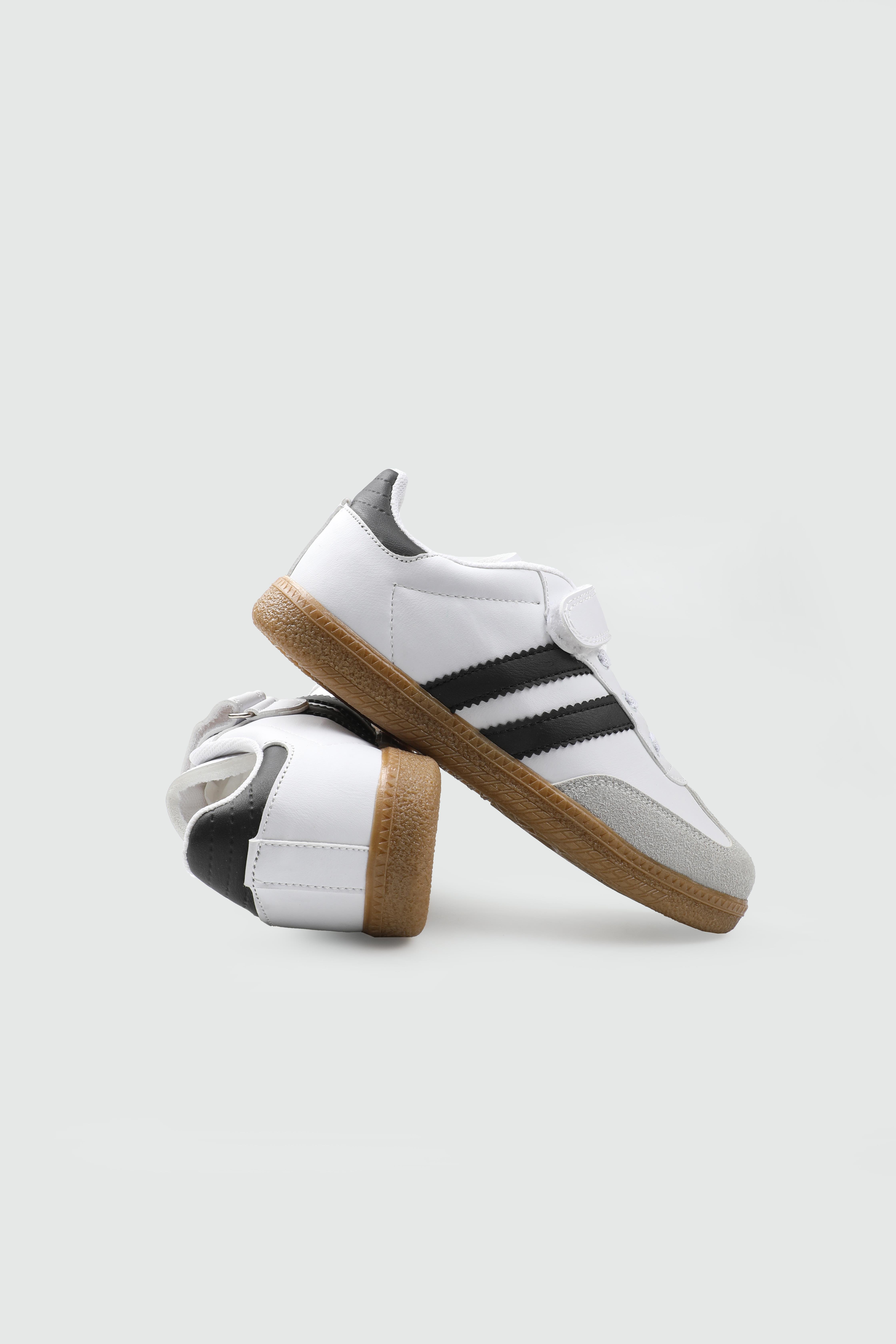 Günlük Rahat Beyaz Siyah Çocuk Spor Ayakkabı ARVENZO 225 FLT Çocuk Günlük Spor Ayakkabı Arvenzo ARVENZO 225 FLT 24K