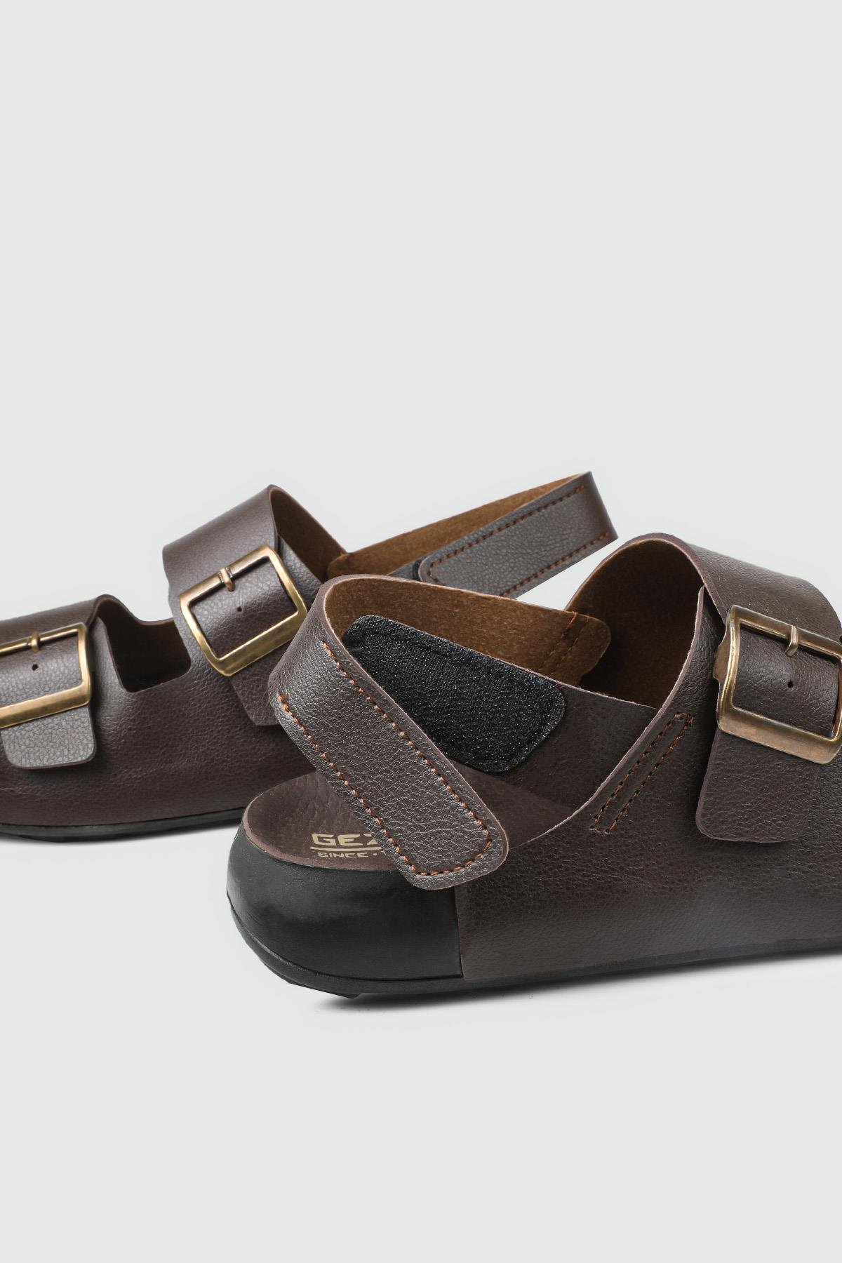 Günlük Rahat Cırtlı Kahverengi Erkek Sandalet GEZER 0206 Erkek Sandalet Gezer GEZER 0206 KAYROKA MER